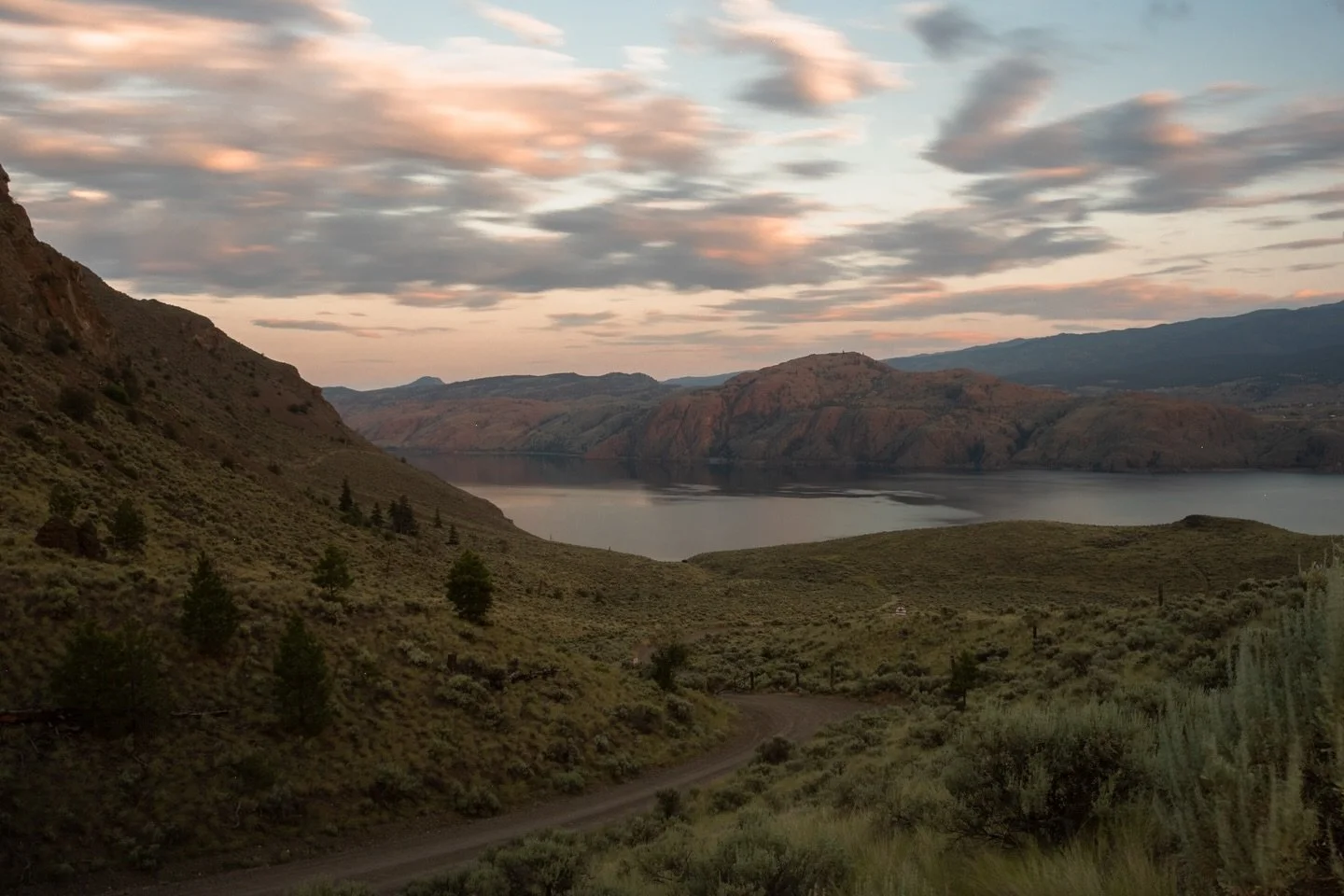 The wait is over ... introducing Rugged Light Photo Tours 🏞️✨ 

Whether you&rsquo;re a beginner behind the lens or a seasoned photographer chasing that perfect shot, our tours are built to get you off the beaten path and into the rugged light. We co