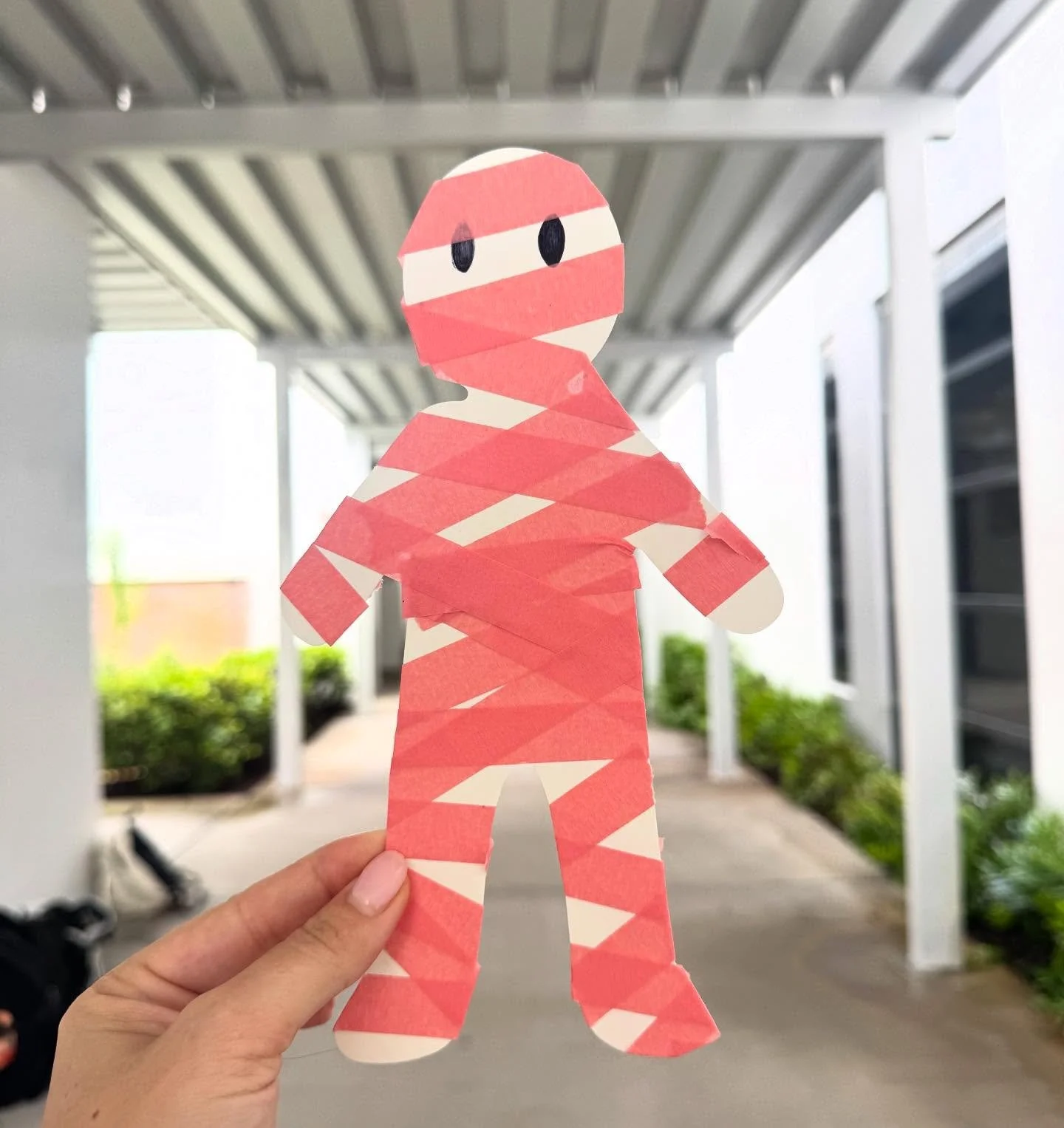 👻 Even in sunny South Florida, we&rsquo;re more than ready for spooky season fun! 

Making mummies is a simple and effective activity by tearing strips of painter&rsquo;s tape and wrapping them up. 

This simple activity works on bilateral coordinat
