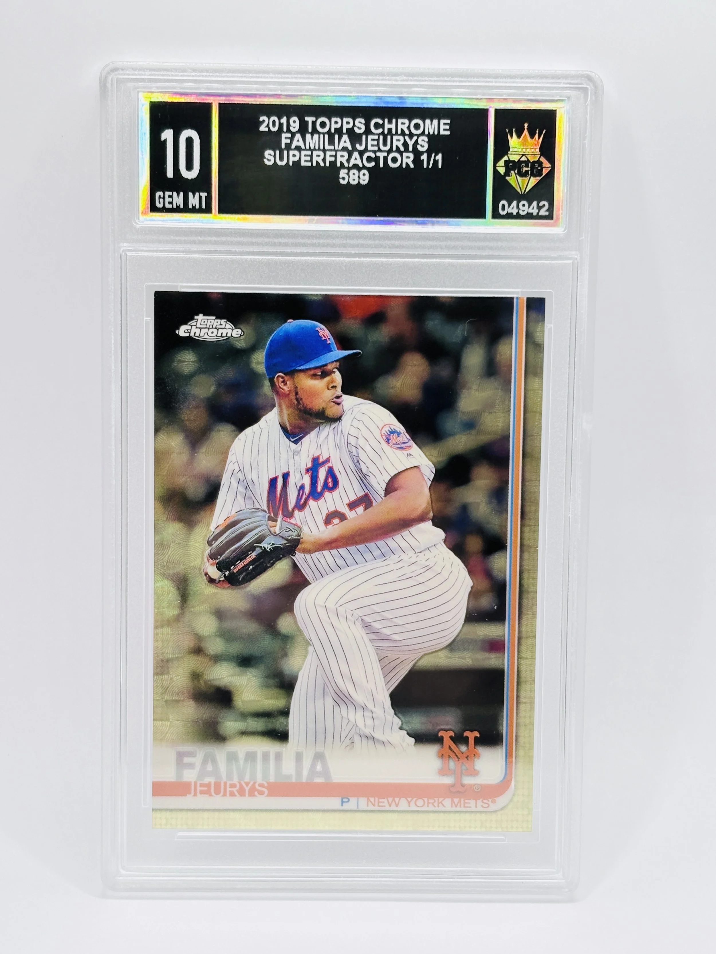 #20260004942 2019 FAMILIA JEURYS 10 GEM MT