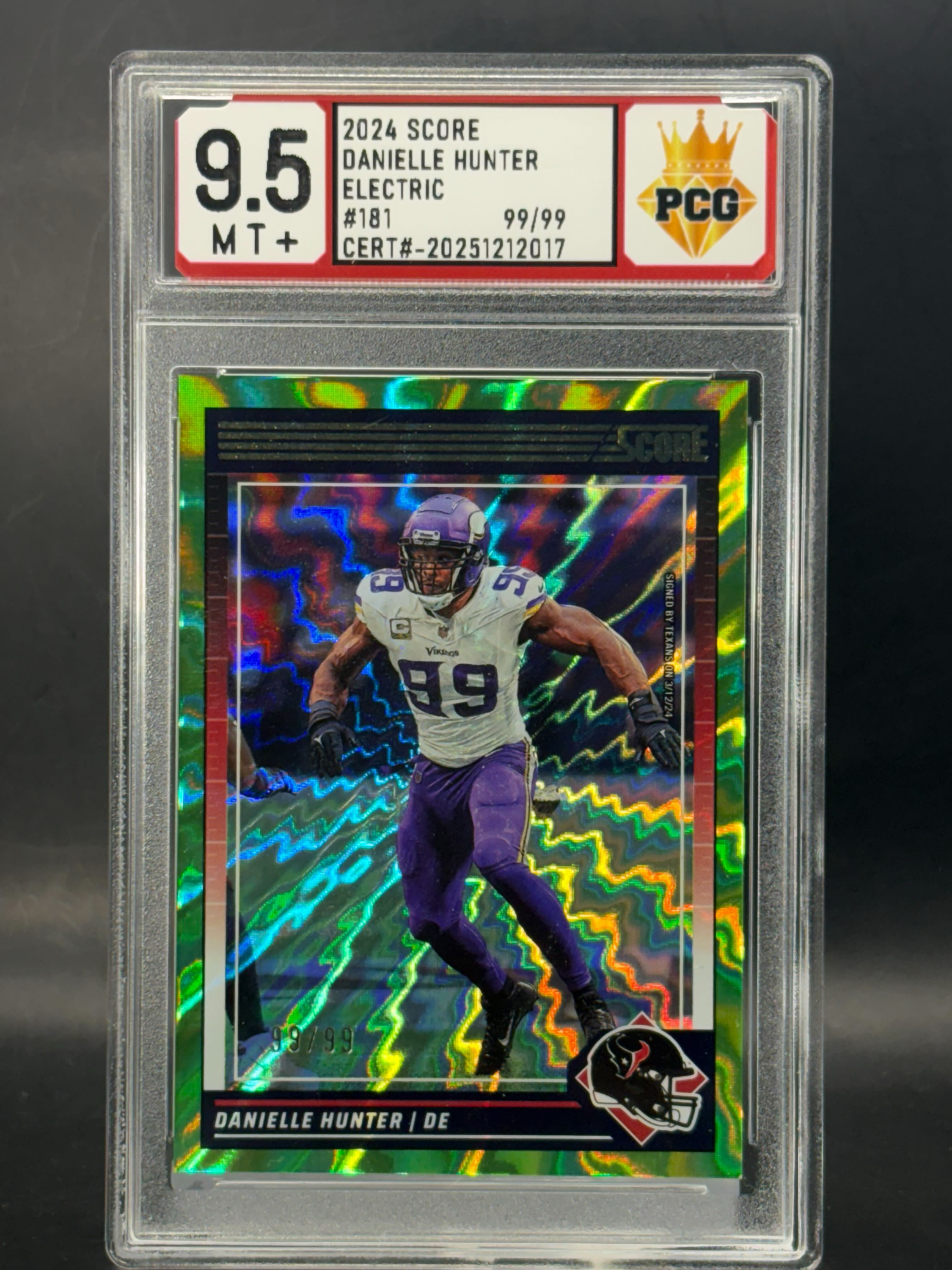 #20251212017 Danielle Hunter 9.5 MT+