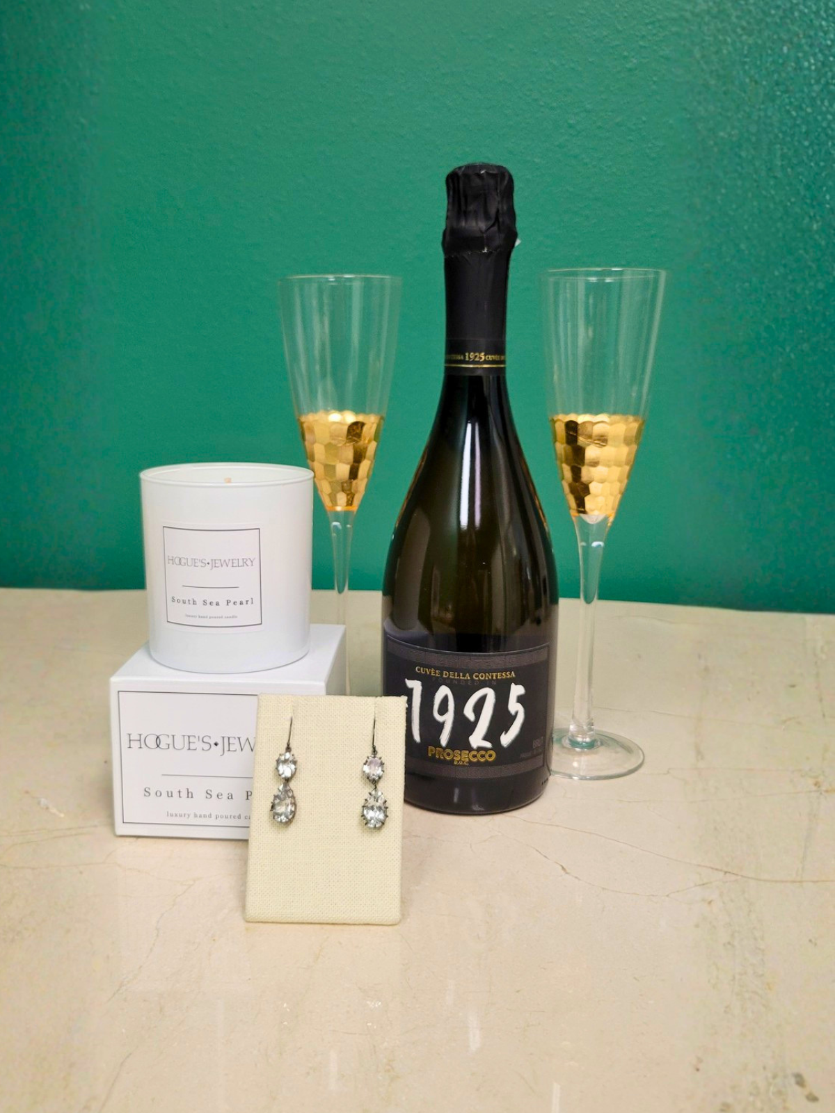 The Topaz & Prosecco Gift Basket