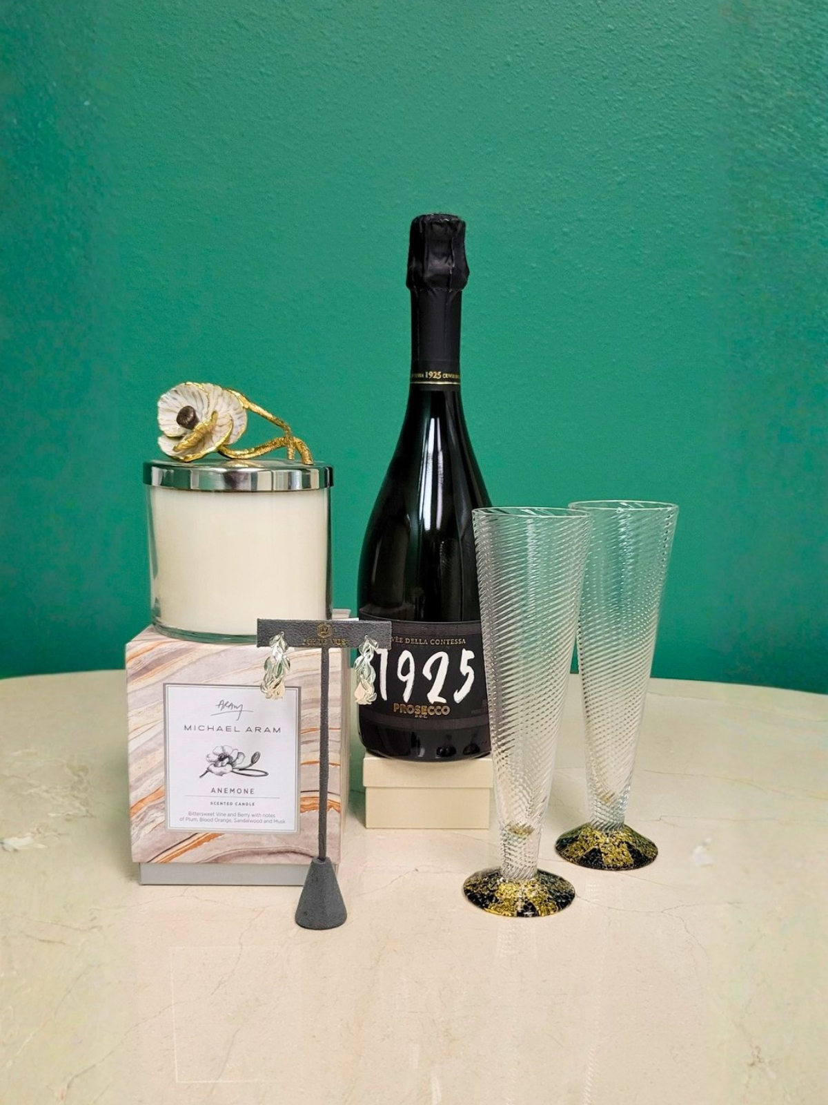 The Willow & Prosecco Gift Basket