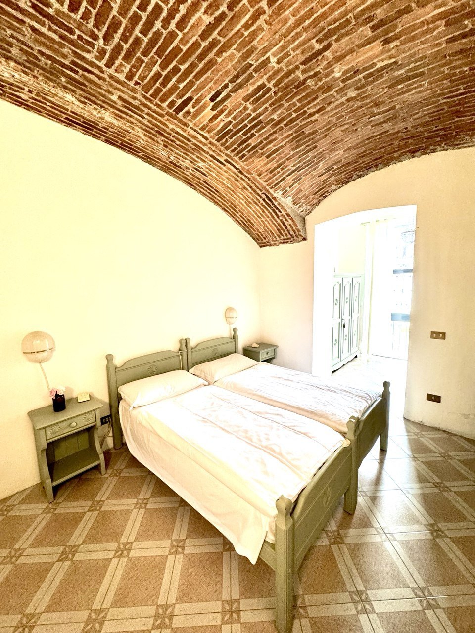 Relooking-room-inside-bed.jpeg