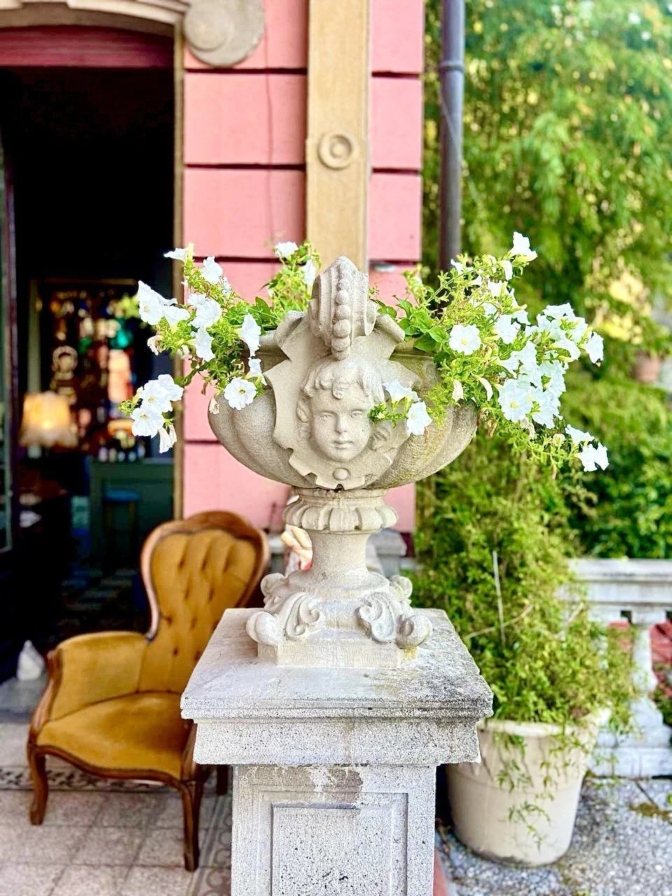 Park-Hotel-Paradiso-details-outside.jpeg