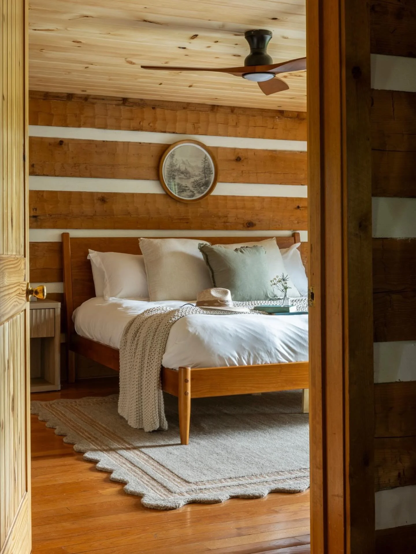 Dreaming of cozy winter mornings away from it all? 

Welcome to Three Bears Cottage.

Tucked away in the heart of the Great Smoky Mountains, this newly renovated cabin is your perfect escape &mdash; just 15 minutes from Pigeon Forge and 30 minutes fr
