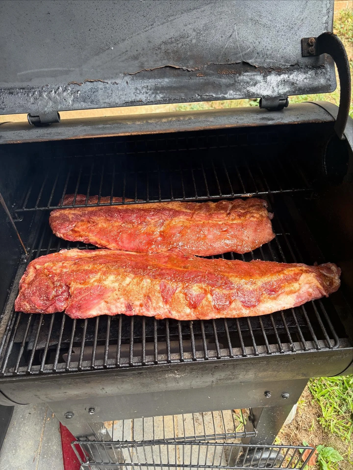 Working on a little R&amp;D this fine Sunday morning. I hope you&rsquo;re eating something delicious today 🍖

#cheflife #chef #catering #homecook #dinner #southernhospitality #smokingmeat #ribs #yum #holyyum #smokergrill #chickswhosmoke #northcaroli