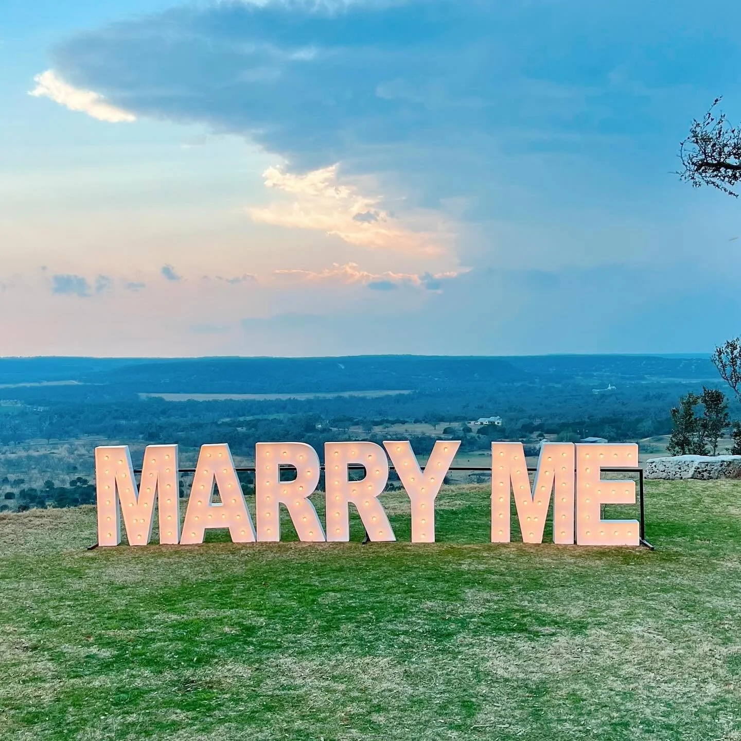 a dreamy Texas Hill Country proposal ✨