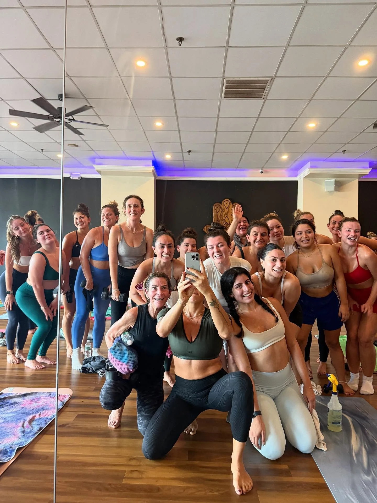 A beautiful morning in Massapequa! Happy Diwali 🪔! The offerings have been made. To everyone&rsquo;s greatest and highest good ! Namaste 🙏 

#yoga #infernohotpilates #hotpilatesgirl #hotyoga #diwali #pilates  #ihp #justbreatheyogawellness #justbrea