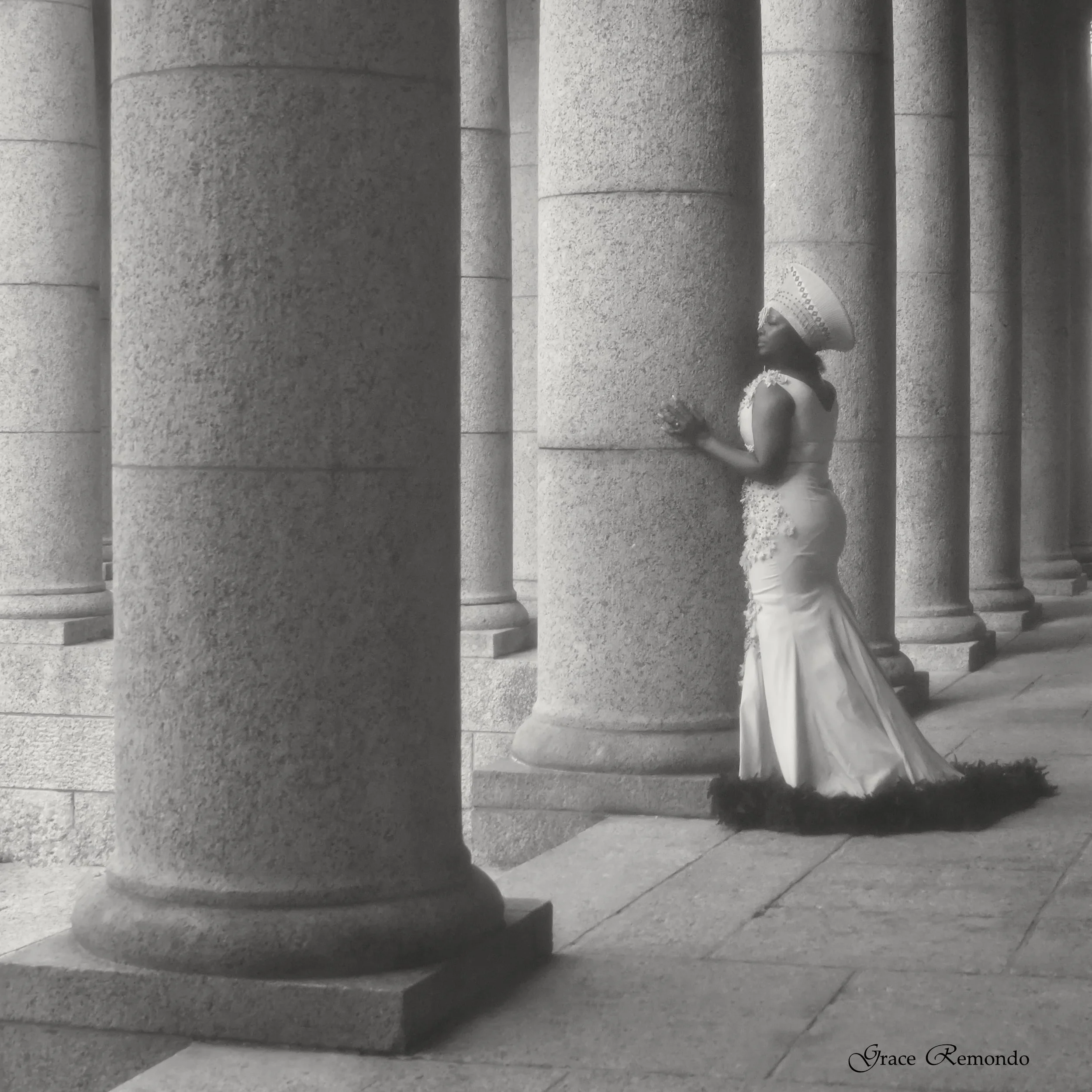 A tribute to resilience, heritage, and quiet strength.

Set against the grand architecture of Rhodes Memorial, this gallery brings together traditional wedding attire, ancestral roots, and the profound beauty of stepping into peace. May these images 