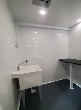 Laundry trailer rental with a wash basin Melbourne Iowa