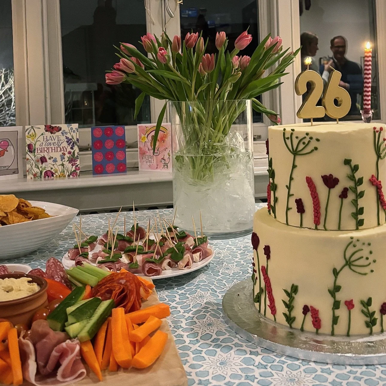 Celebrated my 26th birthday yesterday with a @bakesbyflo two tier red velvet cake decorated with buttercream wildflowers 🌺🌷✨🎂

#bakesbyflo #redvelvetcake #birthdaycake #26thbirthday
