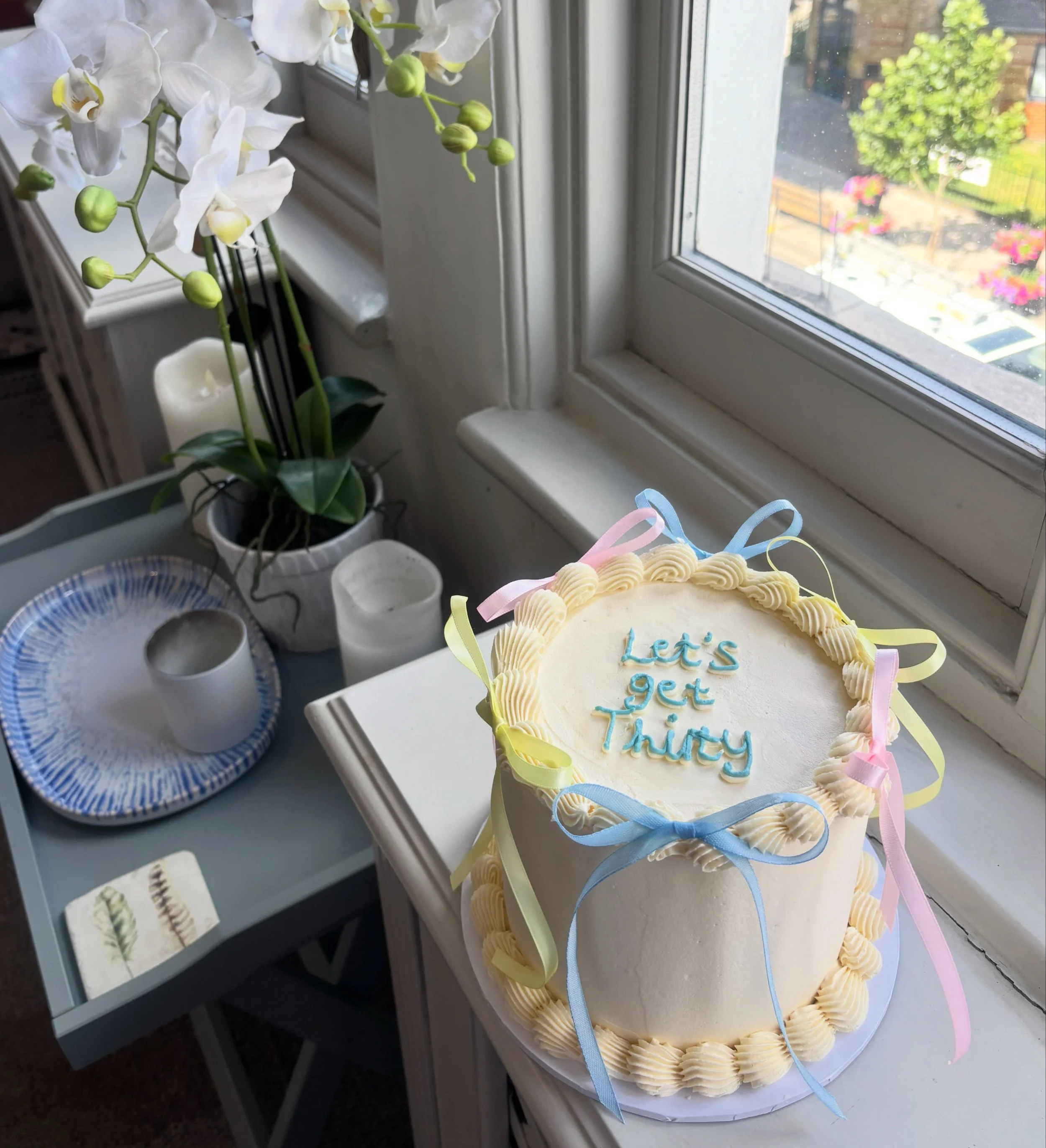 Pastel bows for a 30th birthday 🩵🩷💛

#birthdaycakes #bowcake #cakeinspo #fulhamcakes #bakesbyflo
