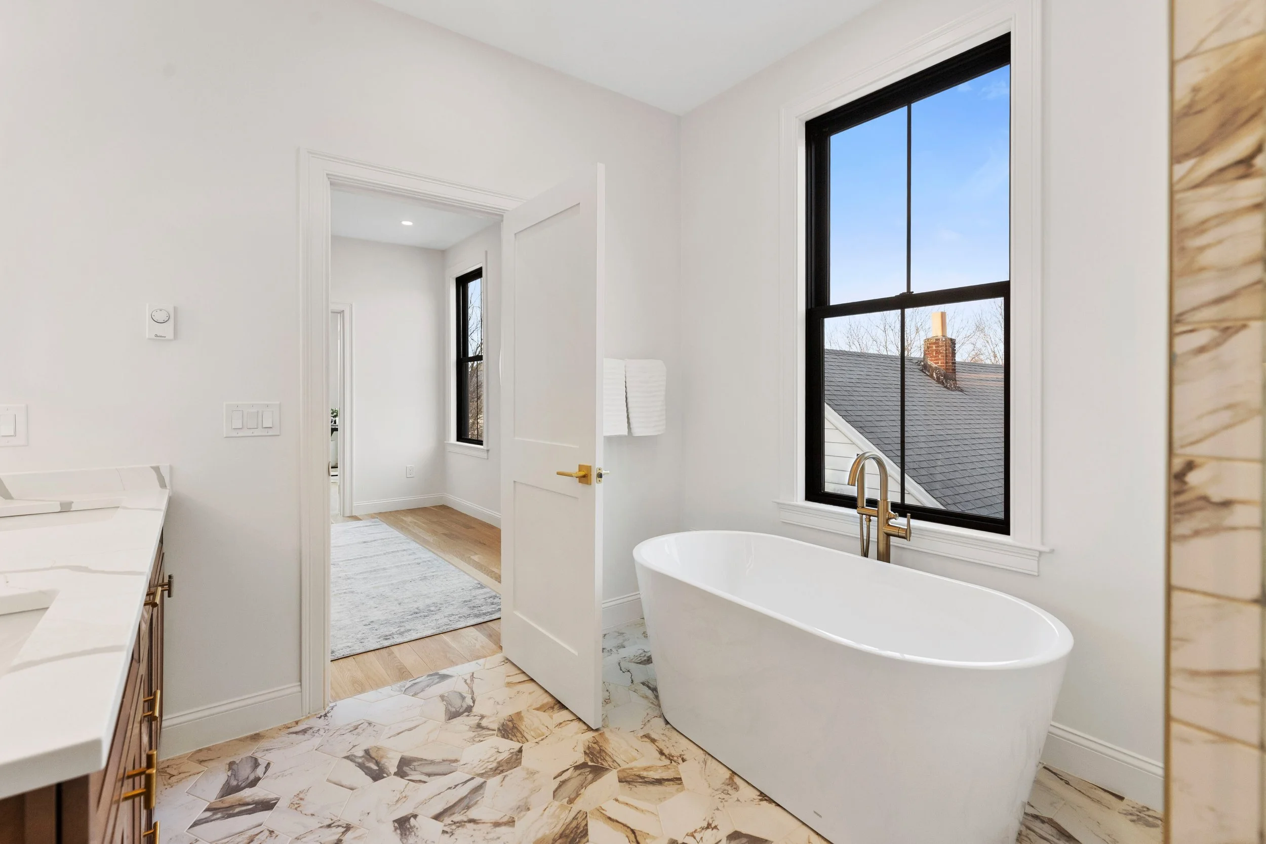 27 Shepard St Unit 4 Boston MA-print-023-026-IMG 1896-4200x2800-300dpi.jpg