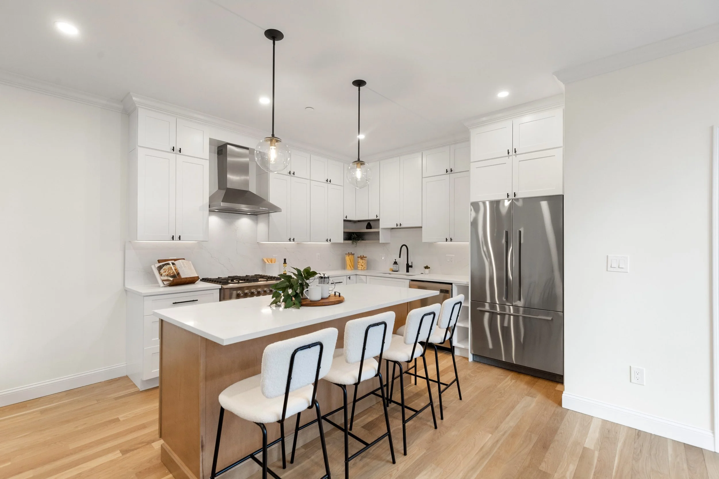 27 Shepard St Unit 3 Boston MA-print-007-011-IMG 1681-4200x2800-300dpi.jpg