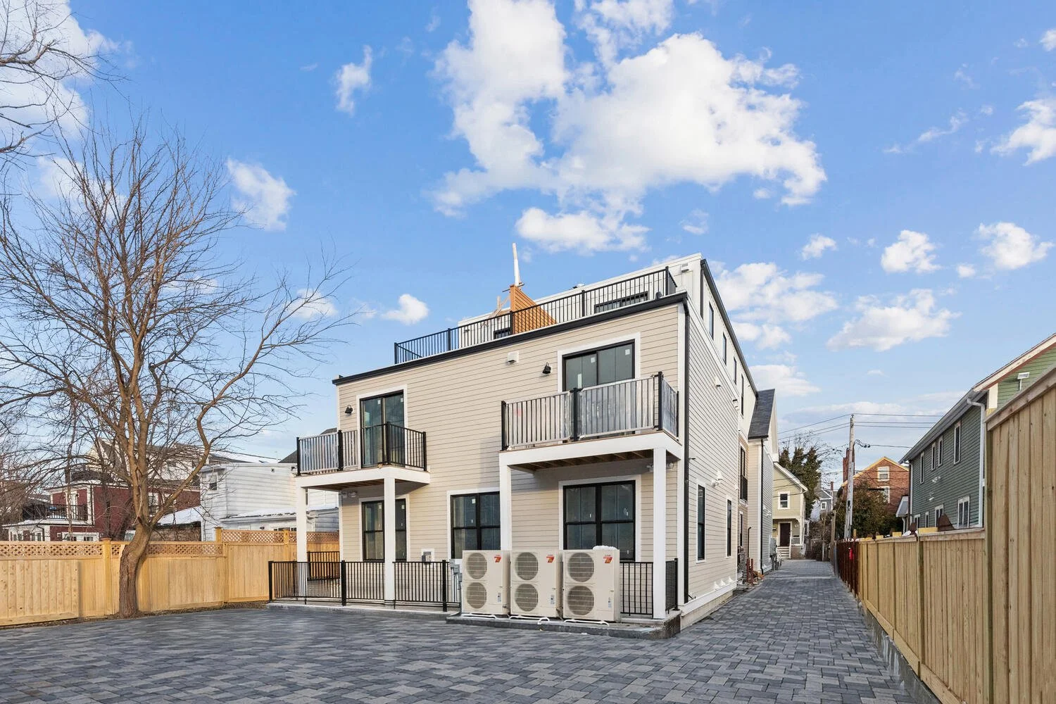 27 Shepard St Unit 4 Boston MA-large-011-030-Photo 4-1500x1000-72dpi.jpg