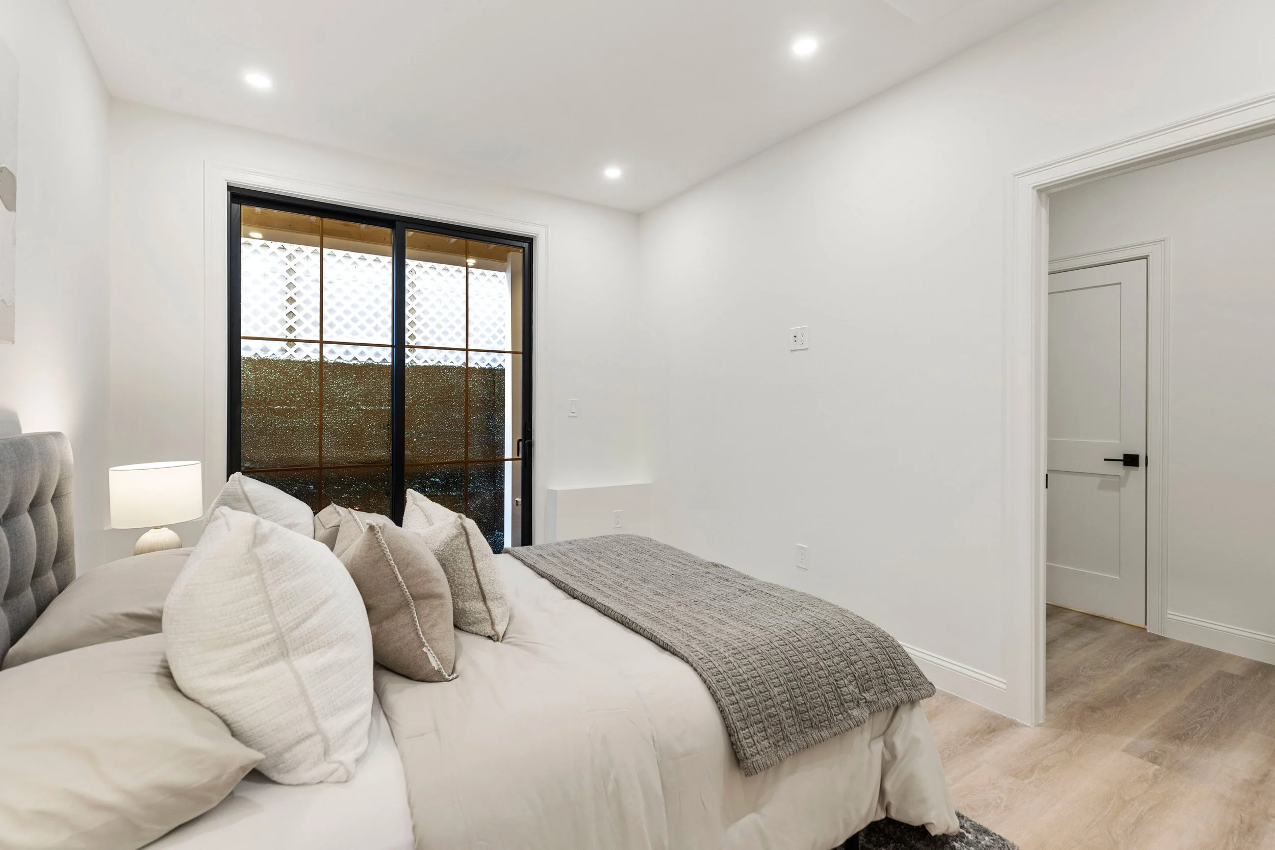 27 Shepard St Unit 4 Boston MA-print-006-031-Photo 9-4200x2800-300dpi.jpg