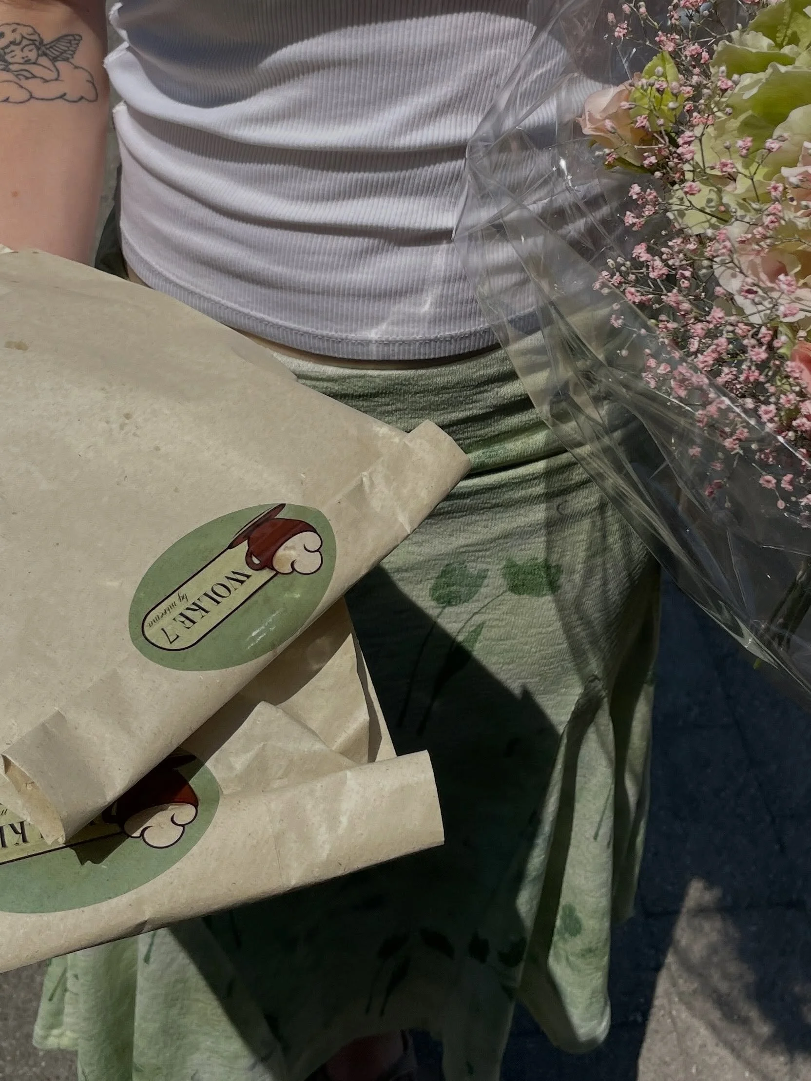 Keine Zeit, lange bei uns zu sitzen, aber trotzdem Lust auf ein bisschen Wolke 7?

Kein Problem! 🫶🏻 Deinen Lieblingskaffee, Matcha und ein St&uuml;ck Kuchen bekommst du bei uns auch ganz einfach Take-away. ☕️🍵🍰