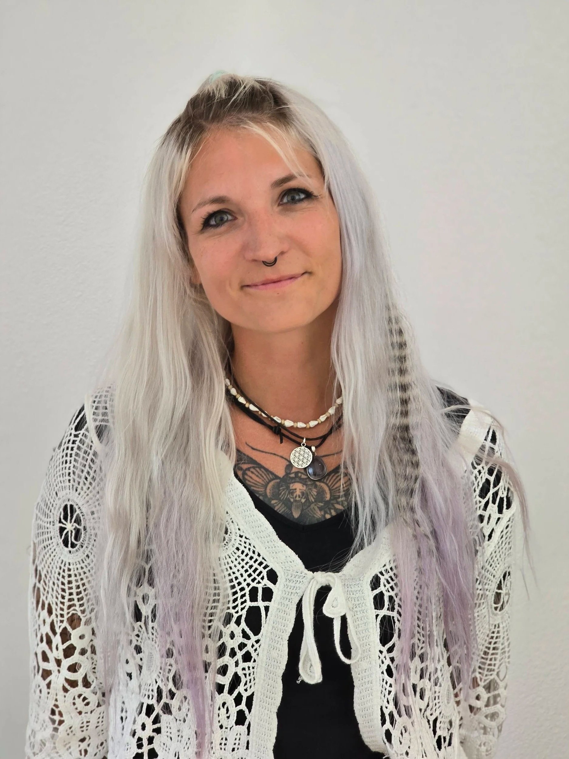 Cindy im Portrait, lächelnd