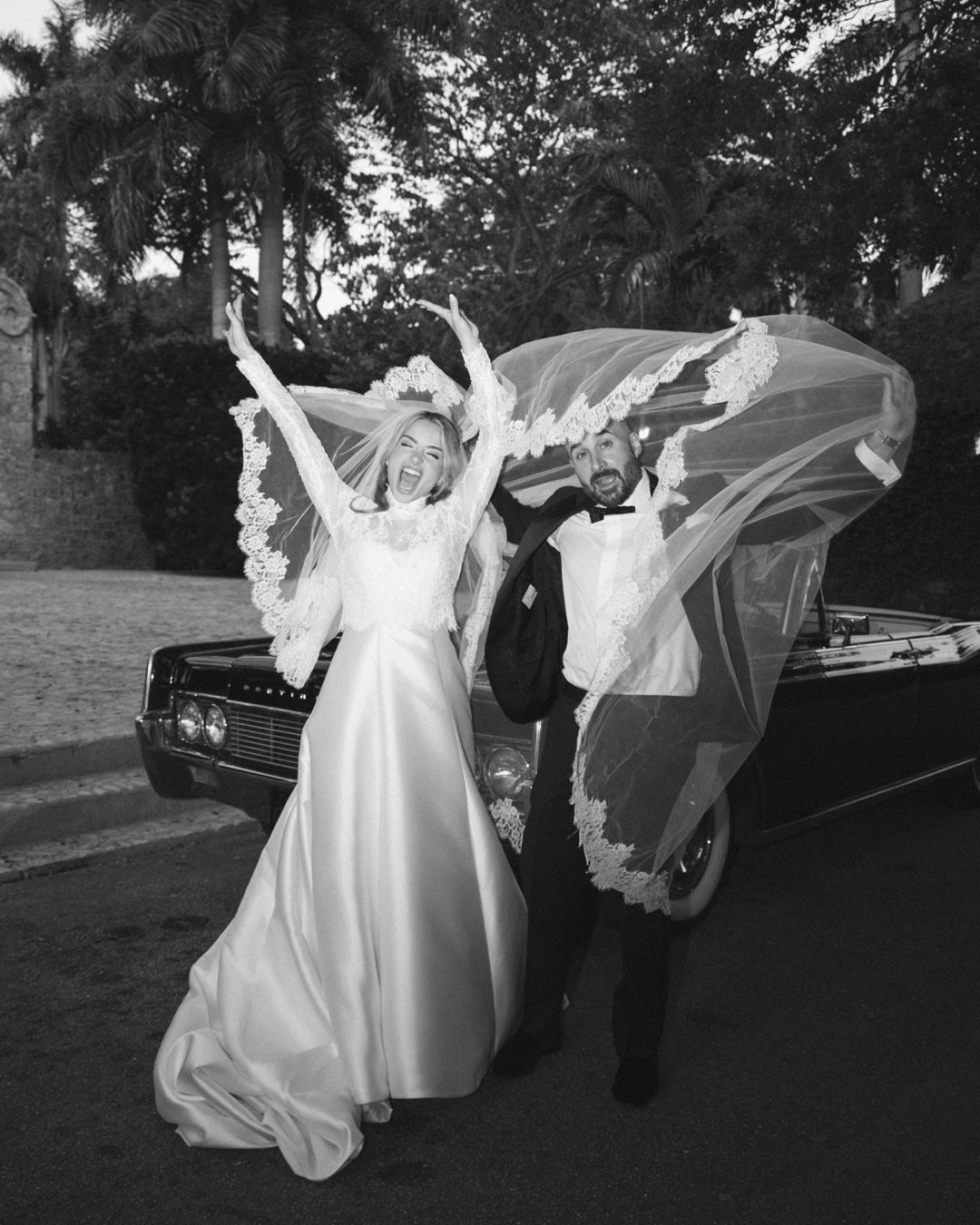 Proof that the best wedding moments are never planned &mdash; When the timeline blurs, the laughter takes over, and the memories last forever.

An Intimate Miami Estate Wedding Transformed ✨

Wedding Planner &amp; Designer: @zeirybydesign 
Photograhe