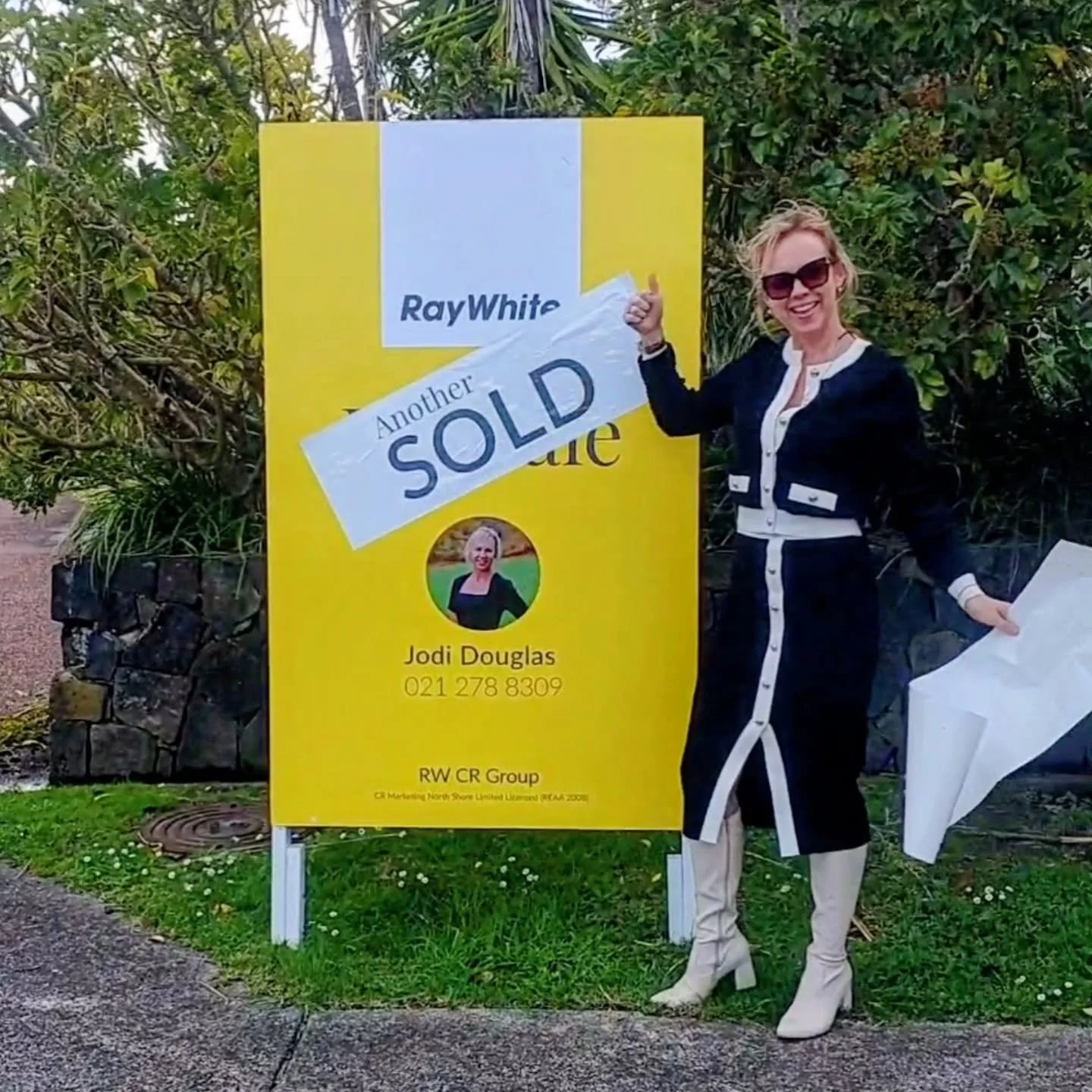 Off-Market Magic - Sold!

When the right buyer meets the right home, everything just clicks.

17 Asbury Cres, Campbells Bay &mdash; exquisitely renovated, rebuilt with heart, and simply impossible not to fall in love with.

Previously on the market w