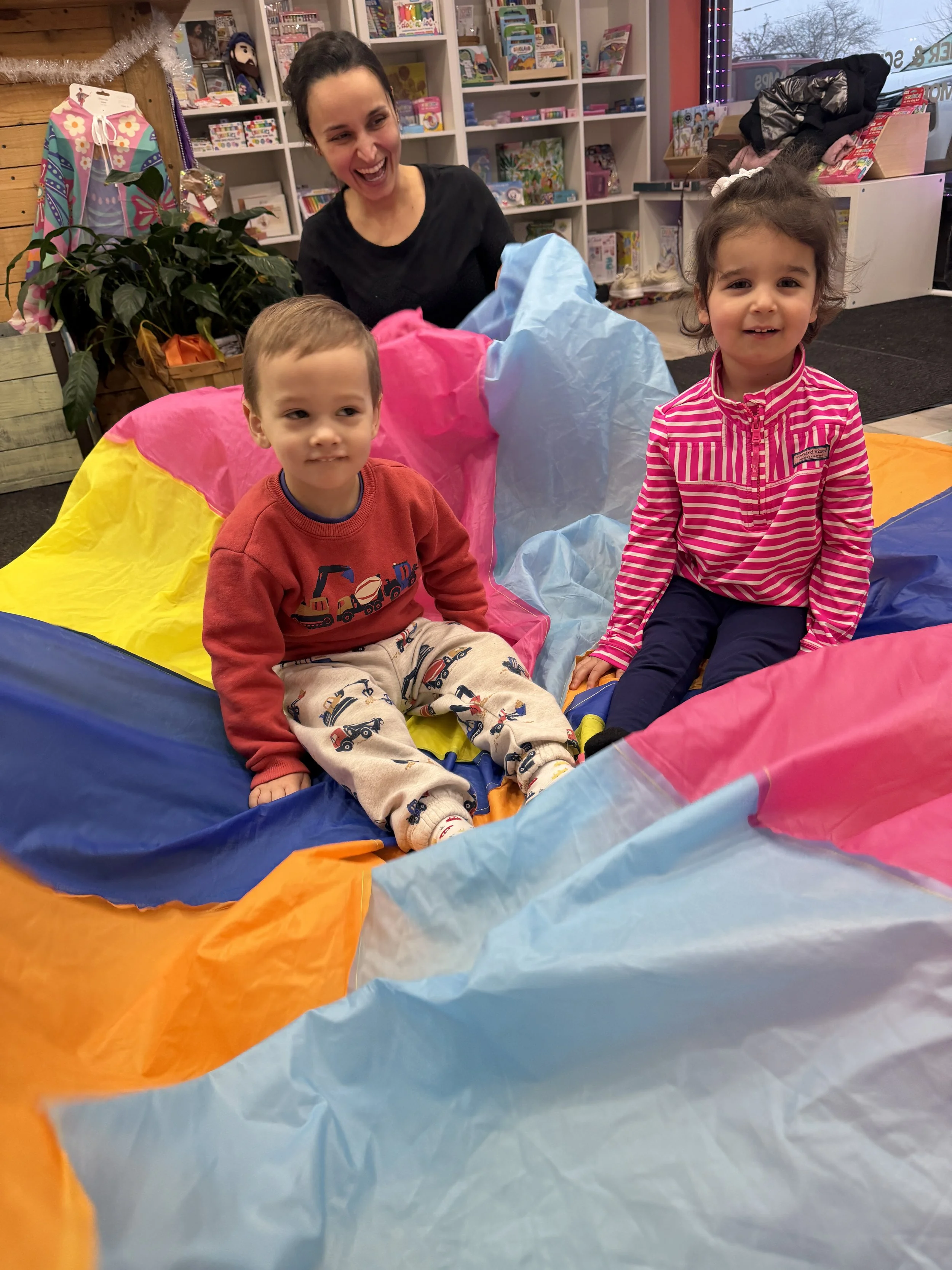 *Pop-In* Tots: Fri 10:15 - 11:00am