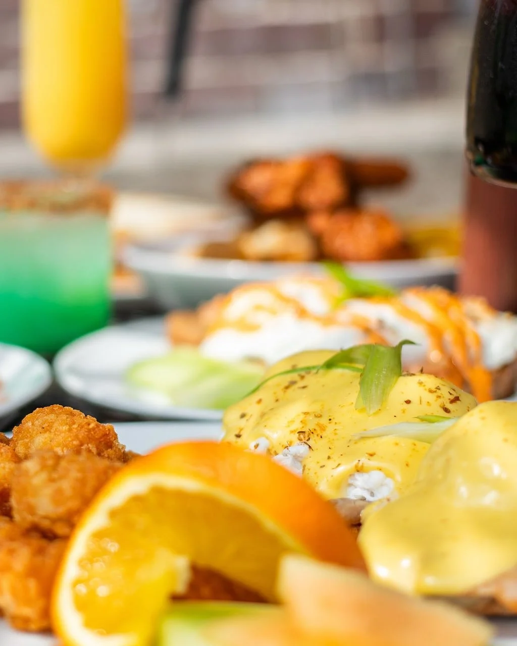 Brunch is ON at Flynn&rsquo;s! 🍳🥞
11 AM&ndash;2 PM today &mdash; Irish fry-ups, bennies, chicken &amp; waffles, fresh coffee, mimosas &amp; Caesars.
Grab your crew and slide into Sunday the proper pub way.
📍 Penetang | ☎️ 705-355-4782 (walk-ins we