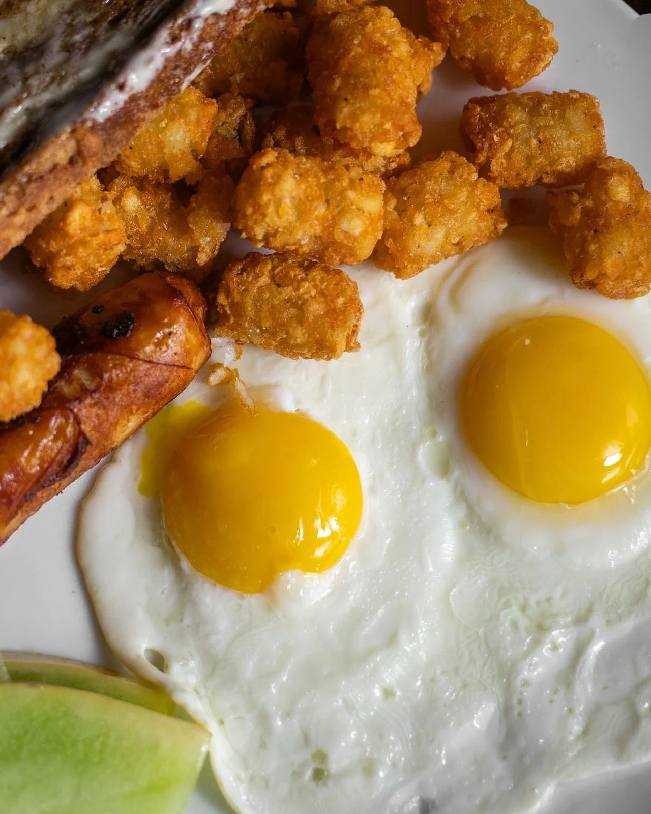 📣 Did you know?

Flynn&rsquo;s serves an Early Bird Breakfast every day from 11 AM &ndash; 1 PM!
Start your day the proper way with your choice of:

🥓 Full Irish Breakfast
🍳 Pub Fry-Up
🍞 Beans on Toast (simple, classic, perfect)

Because breakfas