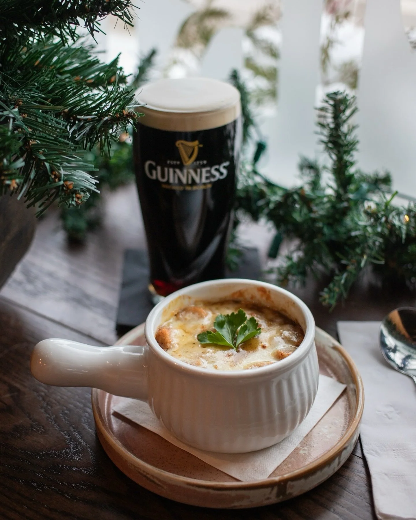 🧅🍺 Ale &amp; Onion Soup &mdash; your new winter favourite!

We&rsquo;ve taken the classic French onion and given it a proper Flynn&rsquo;s twist by slow-simmering it with ale for a rich, deep, hearty flavour you won&rsquo;t find anywhere else. Topp