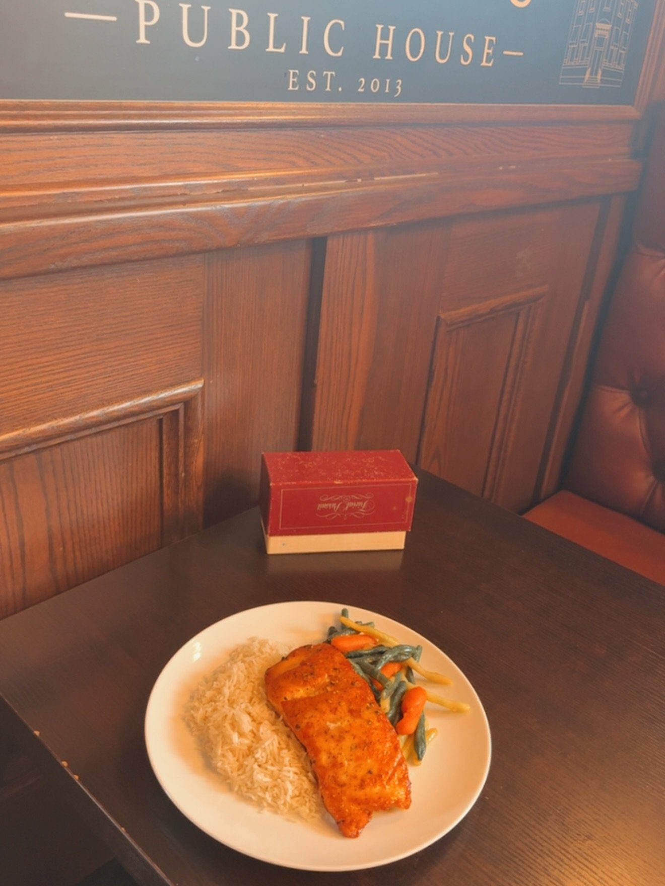 Tonight&rsquo;s dinner feature :
Maple Dijon, salmon with rice and veg. $26