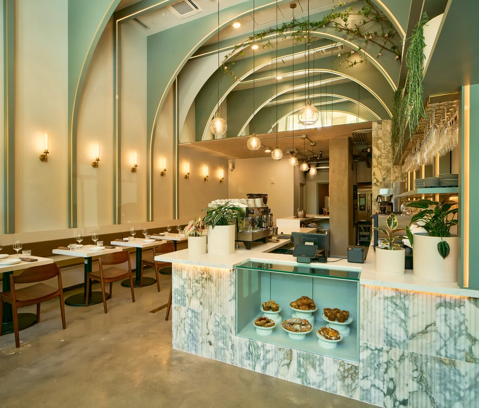 evas-cafe-and-bar-8.webp