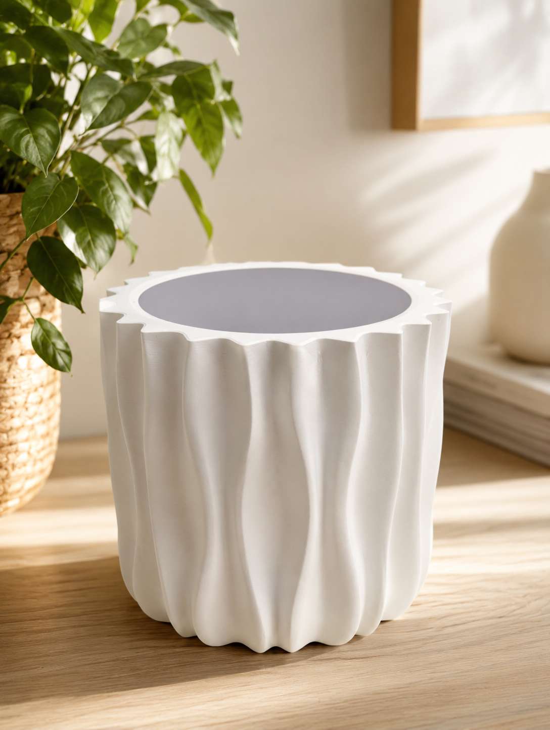 Cache-pot ondulé blanc