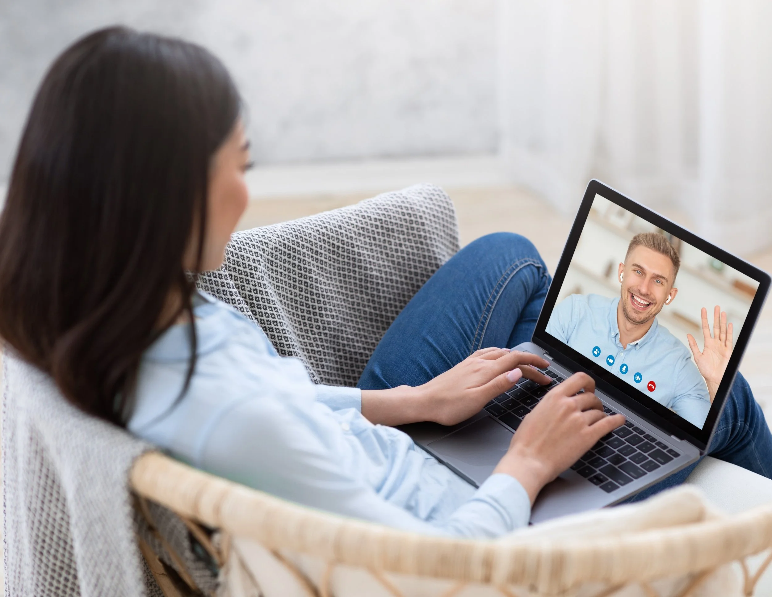 Matchmaking vs Dating Apps: Why Intentional Connections Work Better