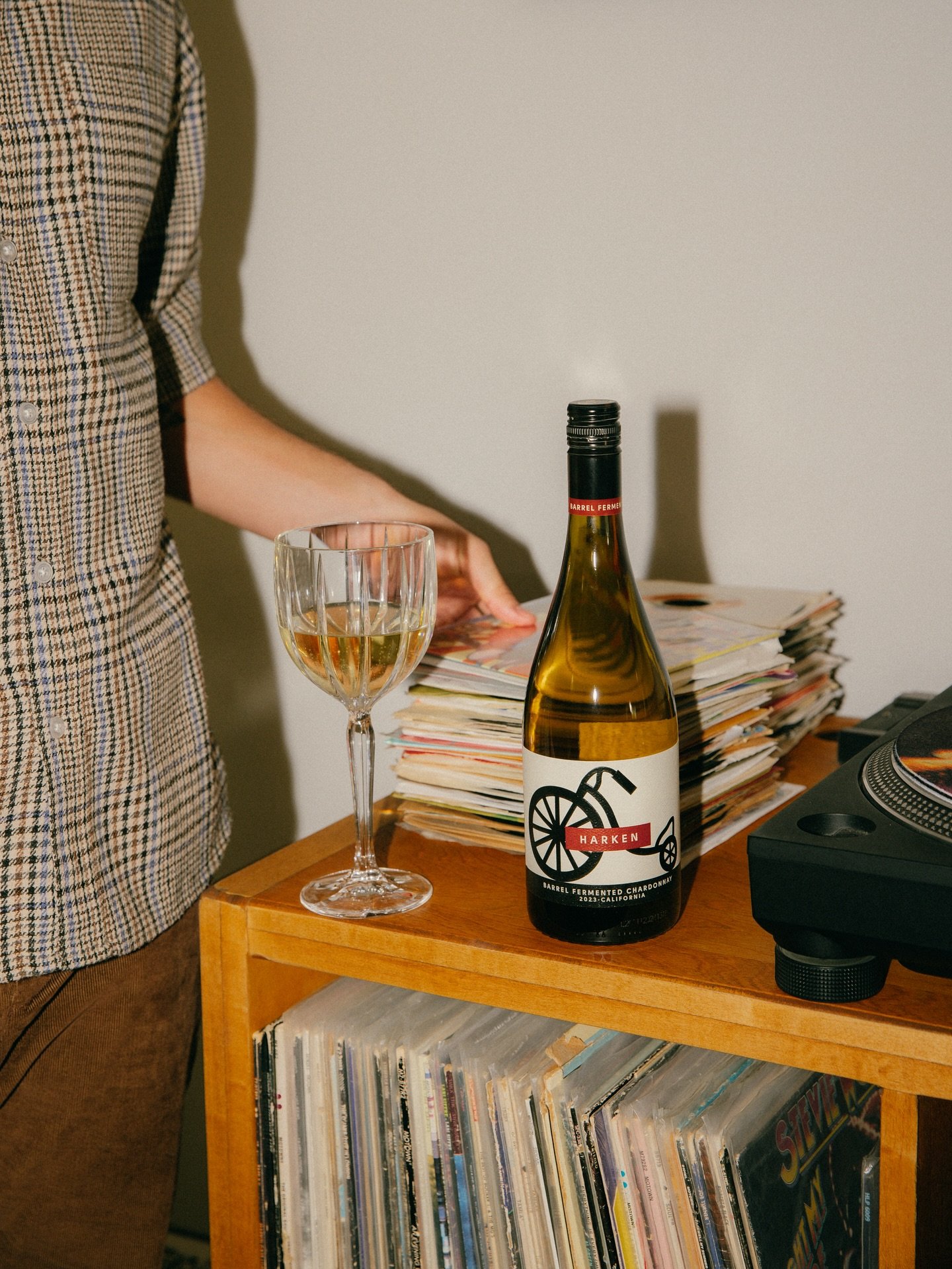 that time of the year again - warm weather, good friends, good wine. :) 

@harken_wine 
agency: @hilltop_grocery 
producer: @ashley_boyer 
CD: @jwabeke 
AD: @laine_creative 
light assist: @fernandomatamoros 
talent: @manyshiningfathers @aphilz @just_