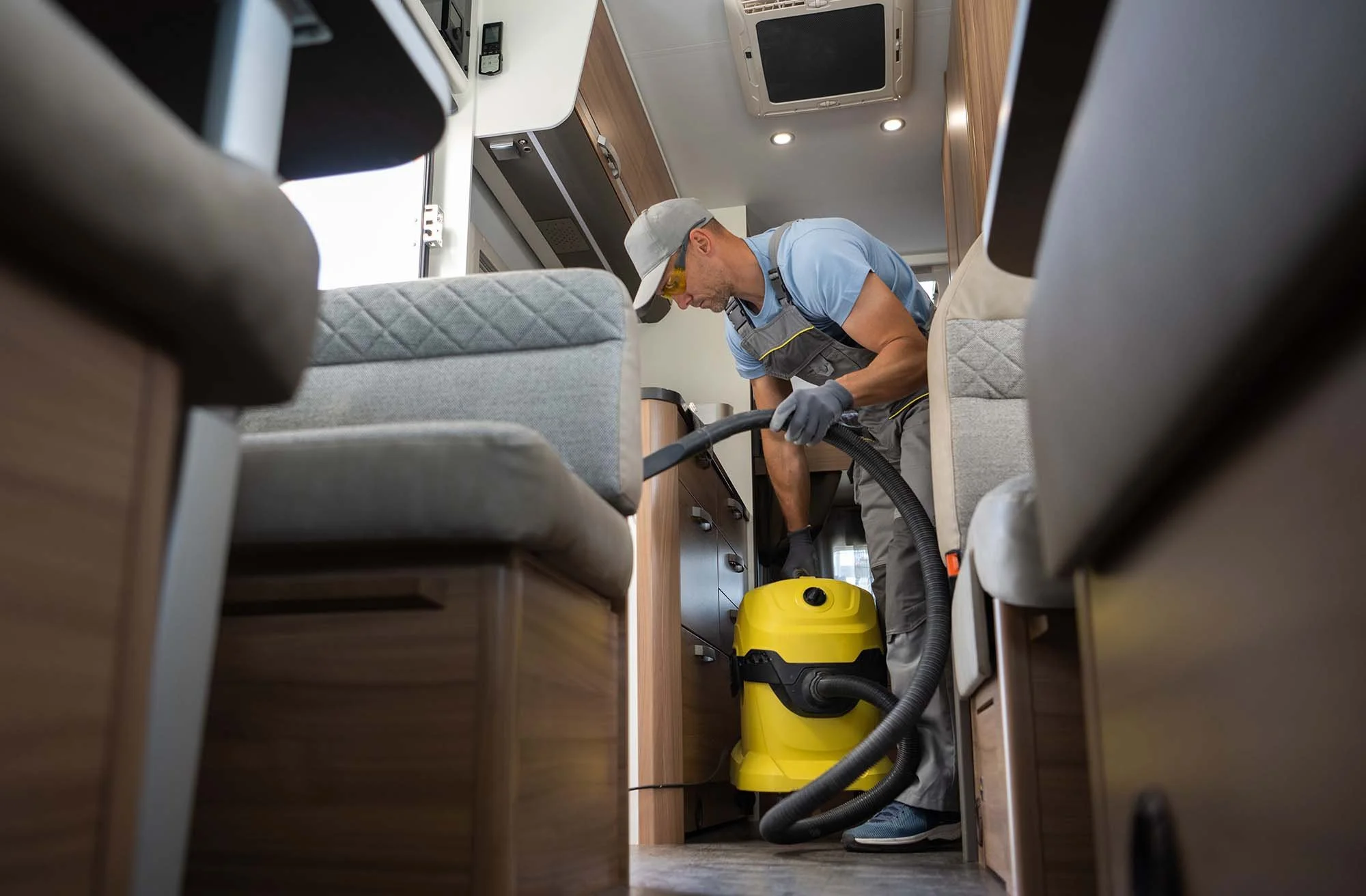 RV cleaning and detailing service