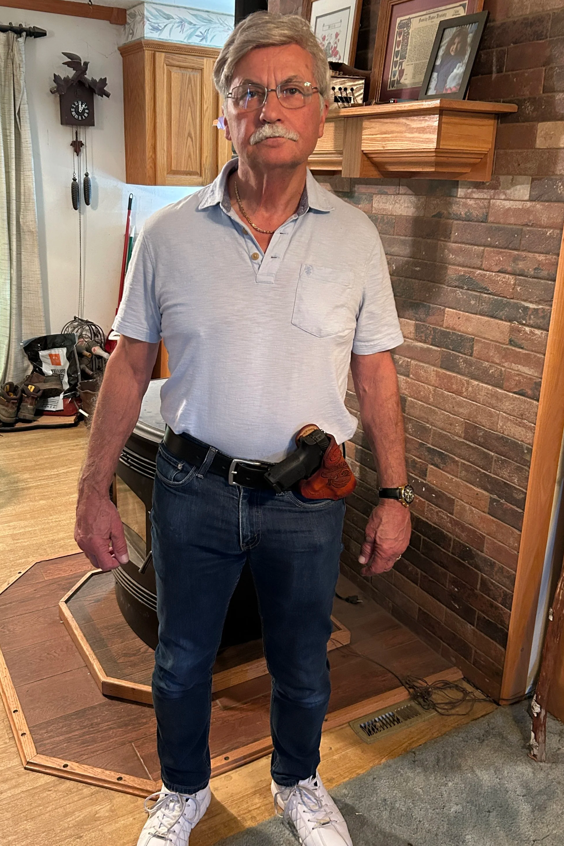 Cross-draw custom designed handmade leather holster