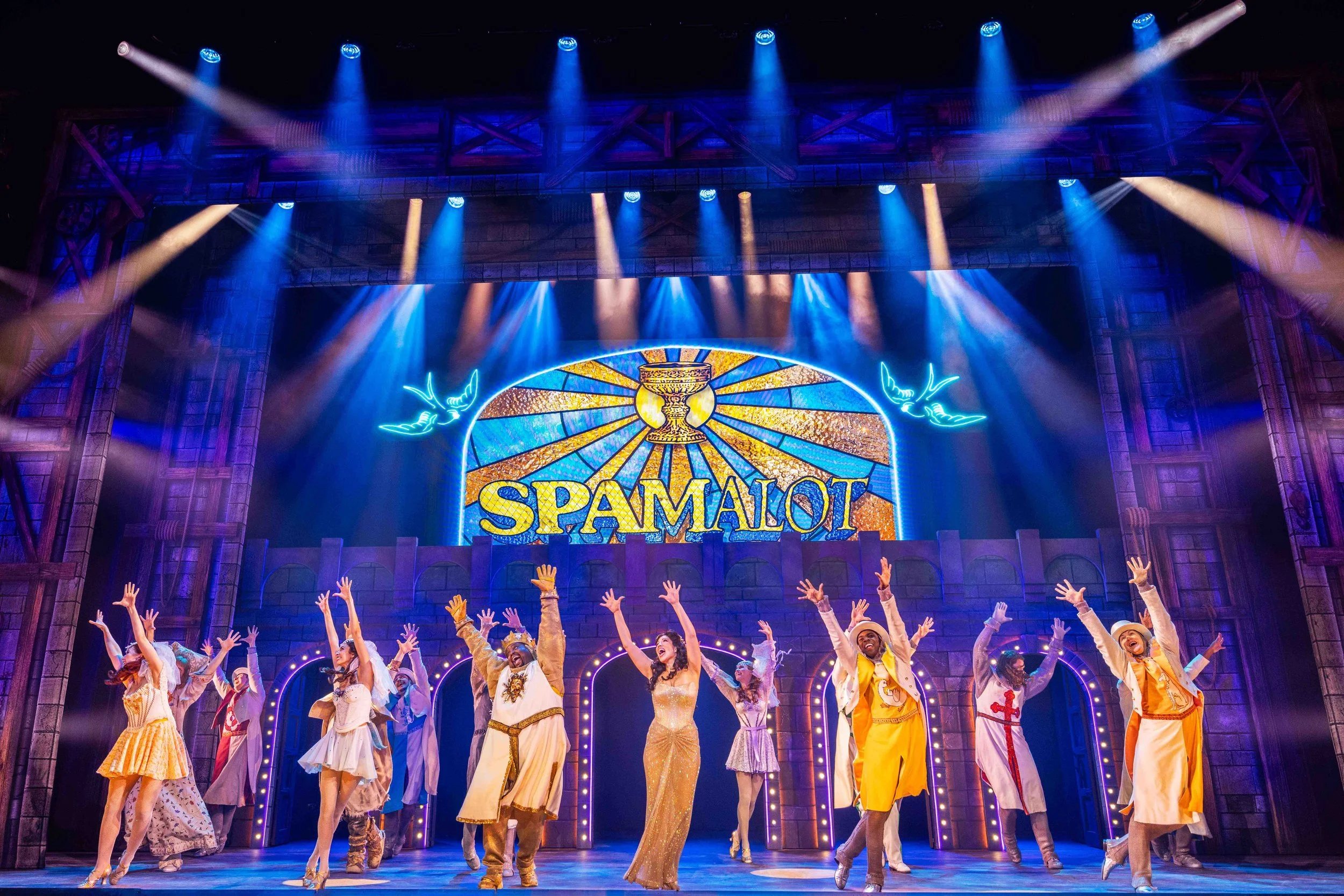 The-cast-of-the-North-American-Tour-of-SPAMALOT-4.jpg