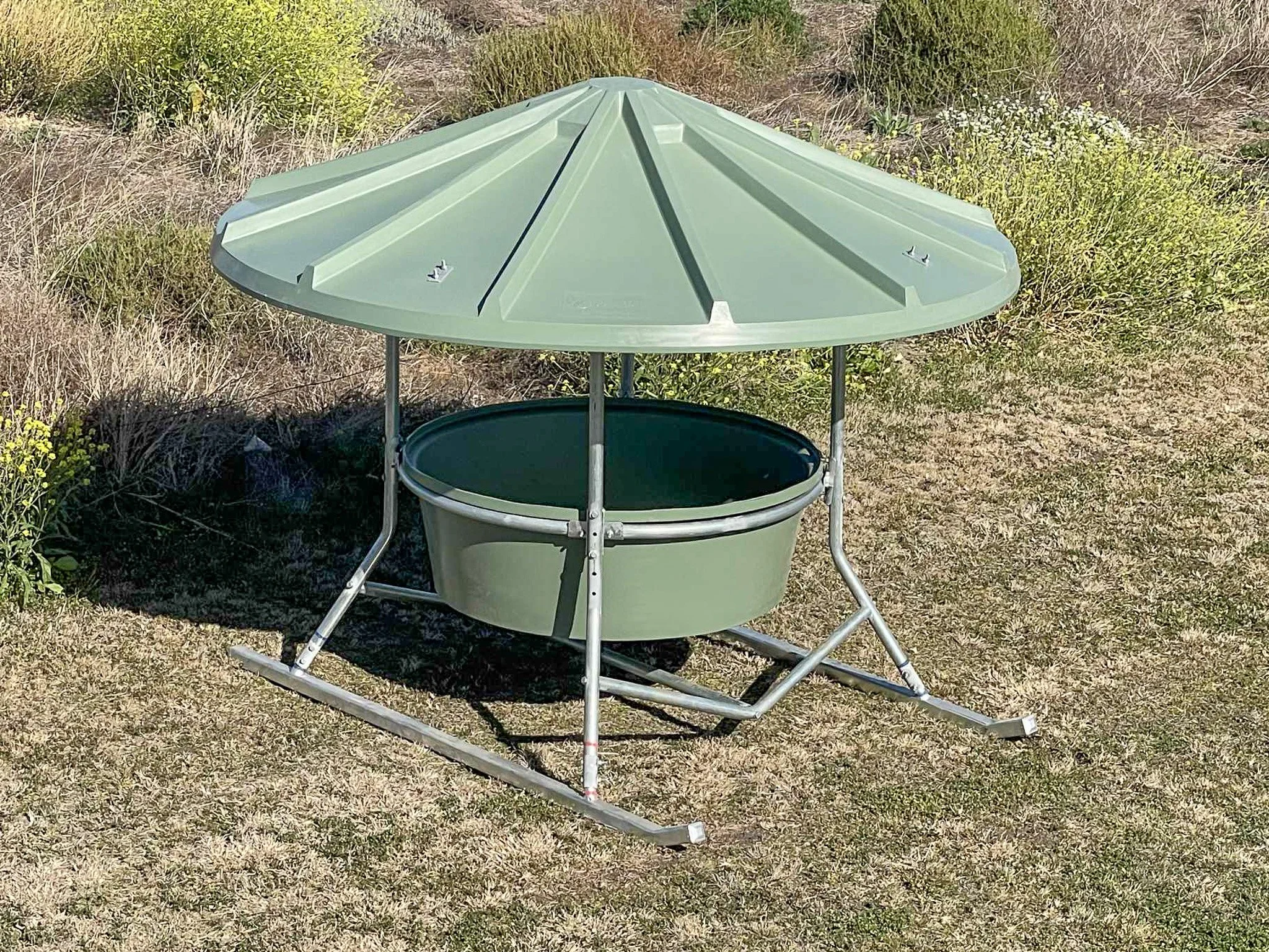 Covered vs. Uncovered Feeders: What’s the Real Difference for Livestock Supplementation?