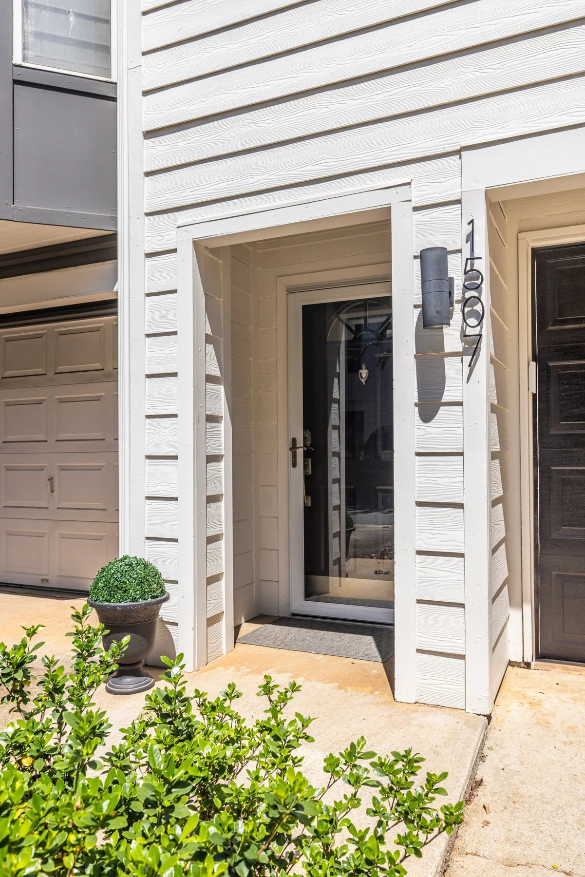 1.5 front_entry.jpg