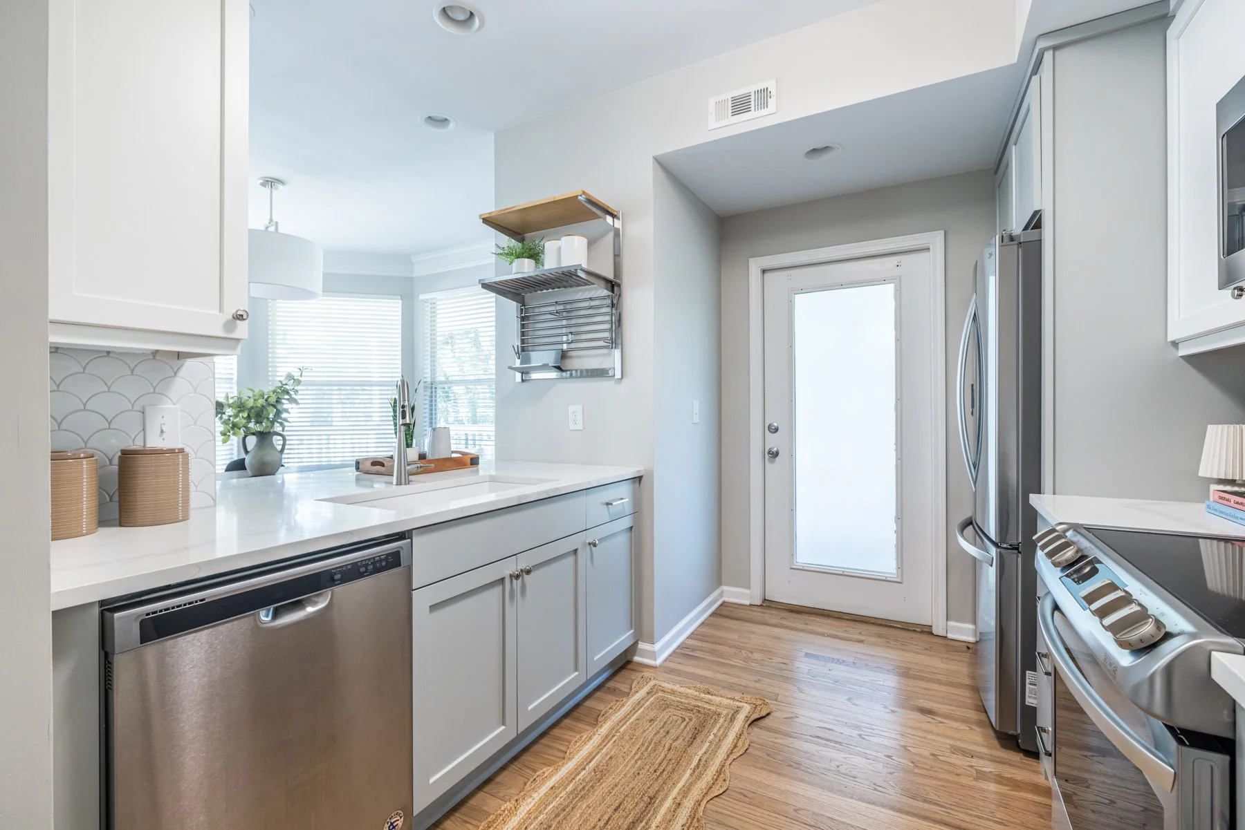 5.6 kitchen4.jpg