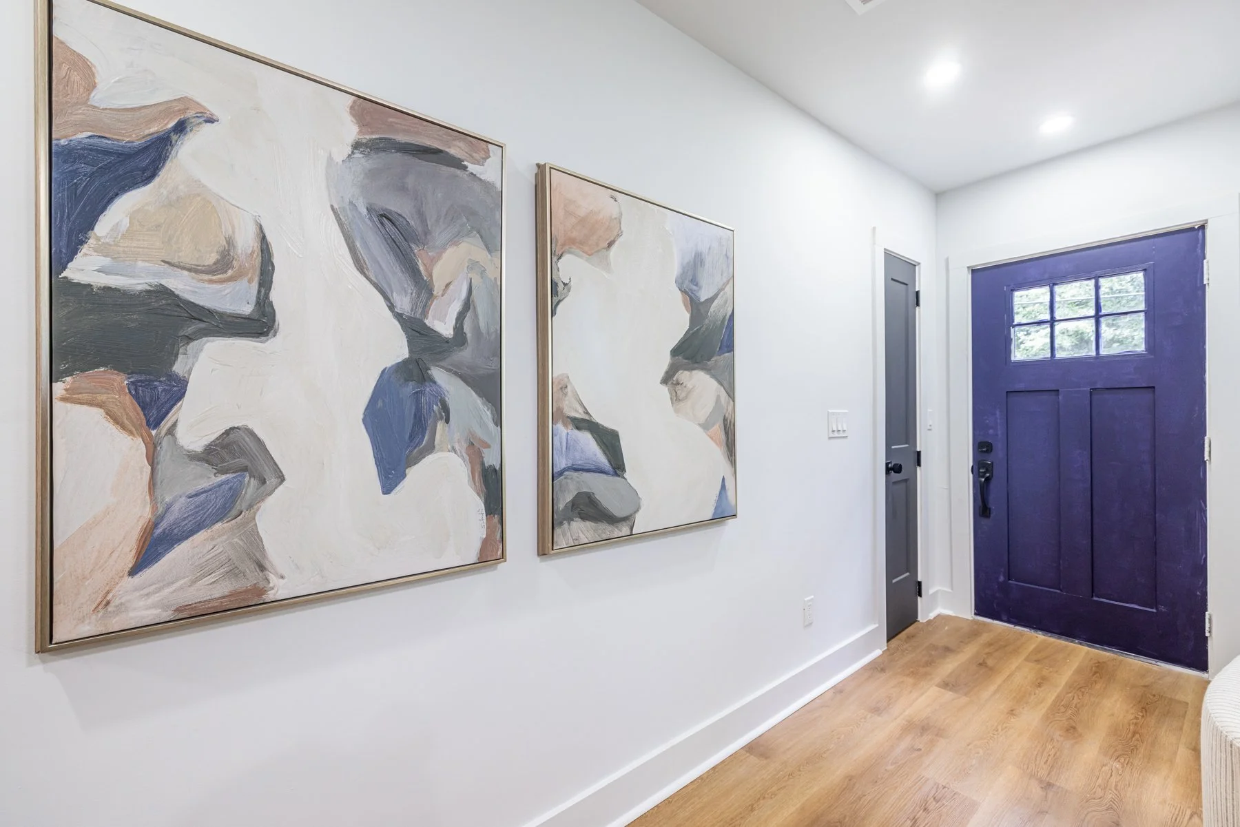 2.0-entry_foyer.jpg