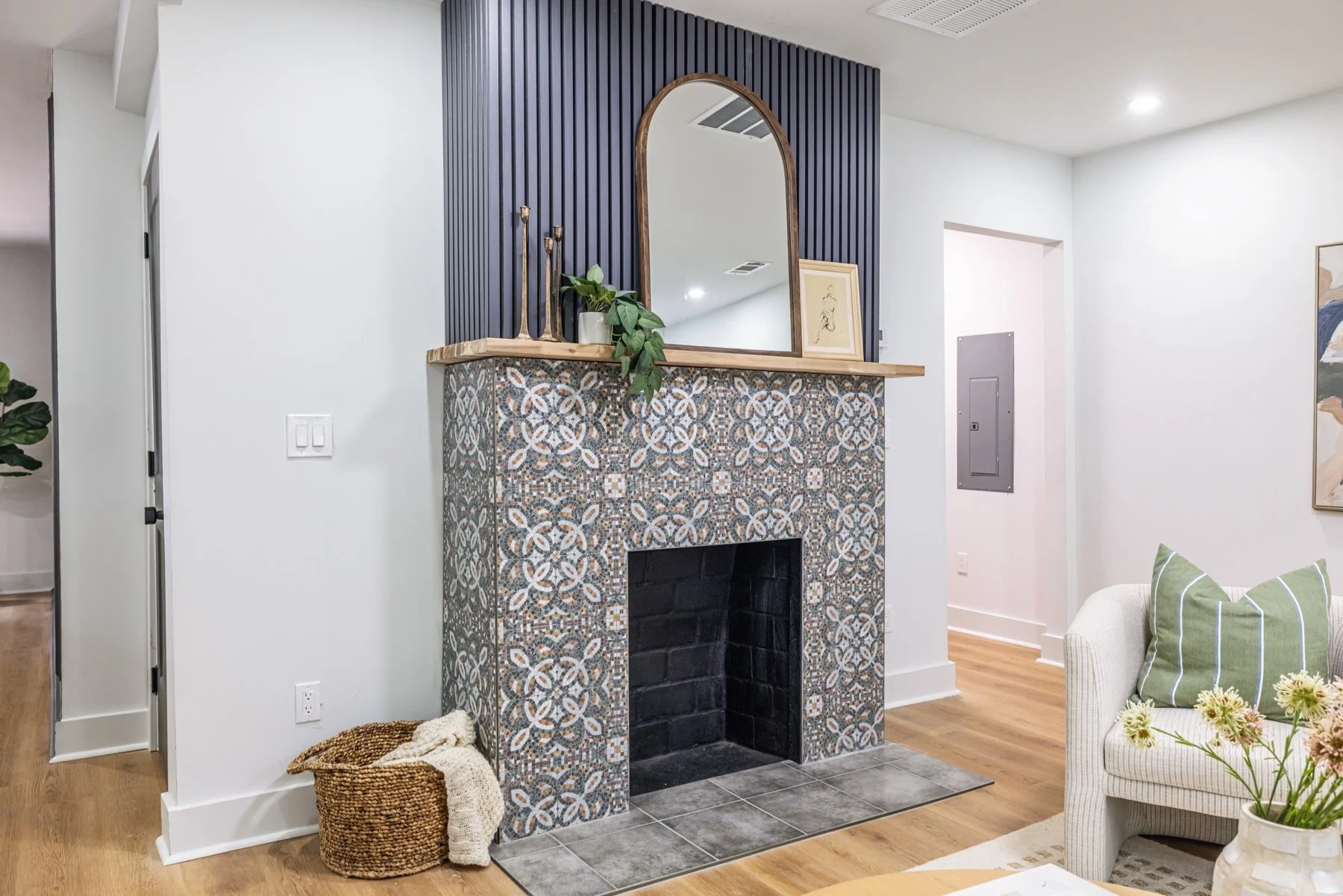 3.5-living_fireplace.jpg