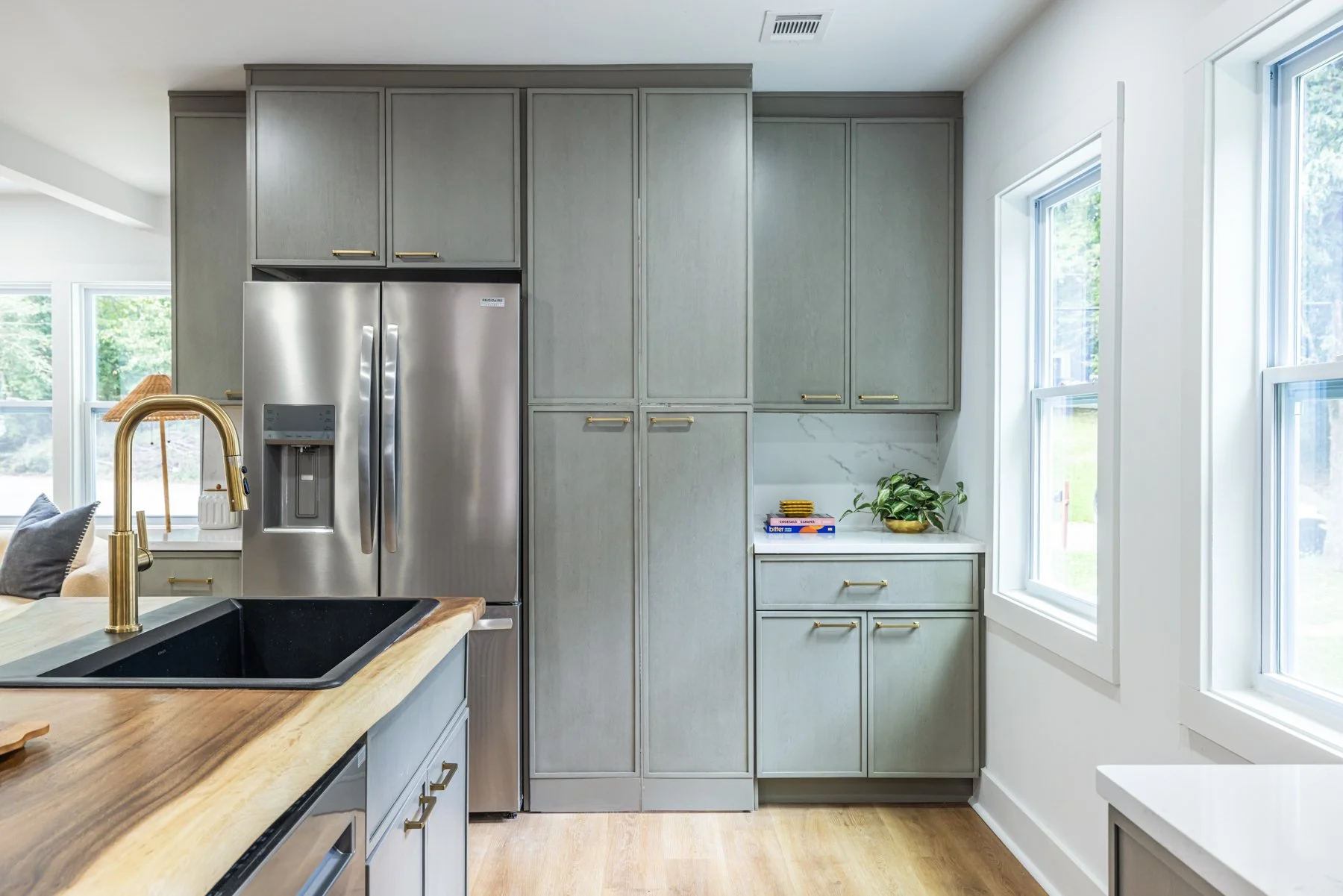 4.8-kitchen_pantry.jpg