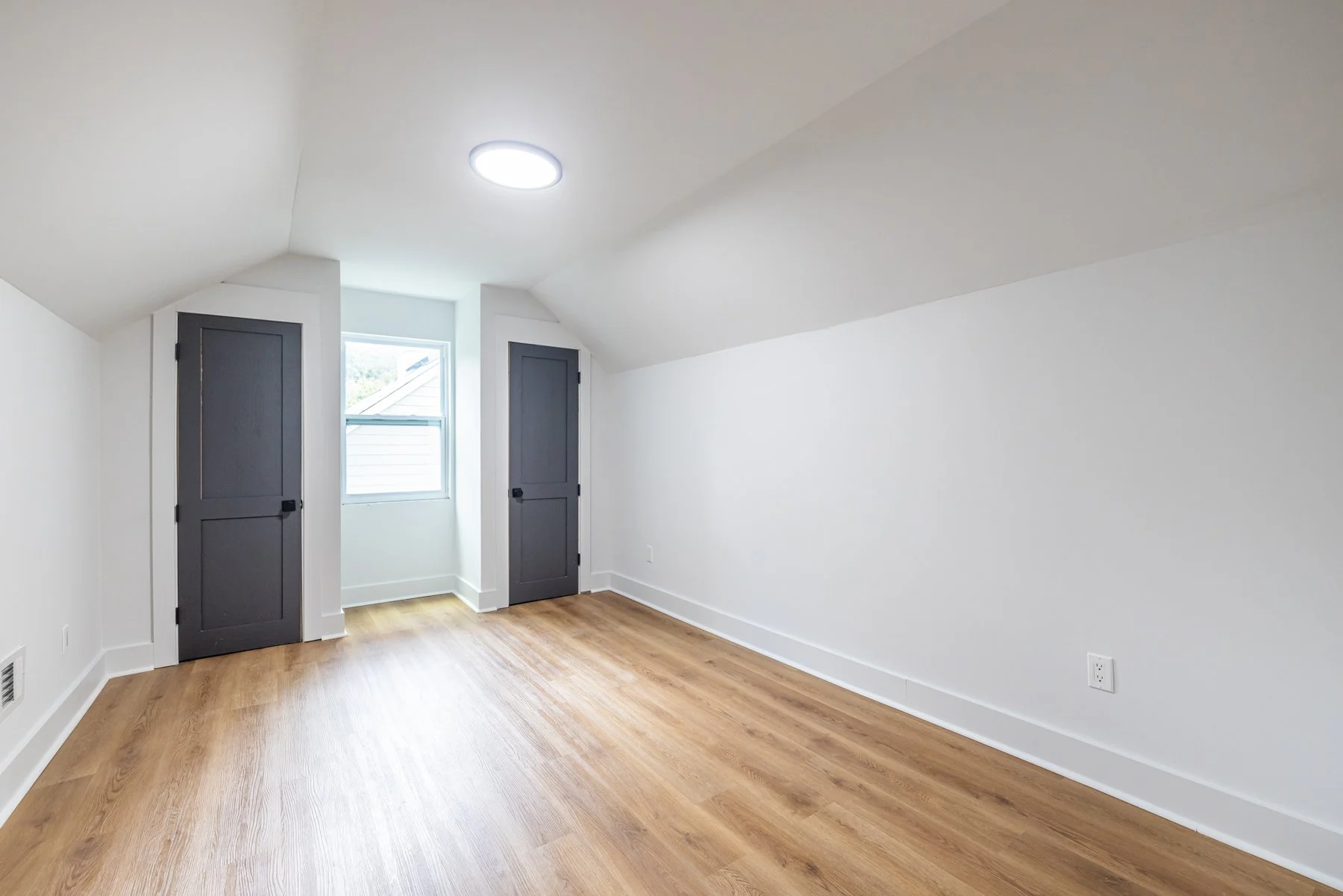 10.8-bed3.jpg