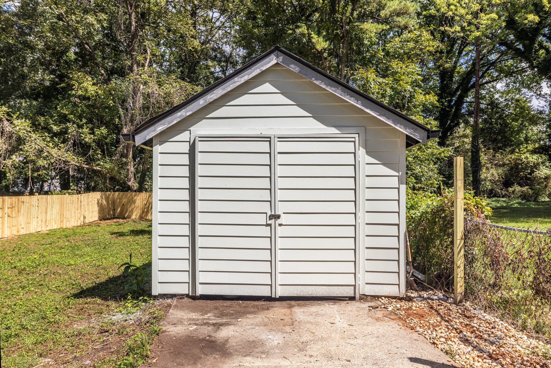 12.2-backyard_shed.jpg