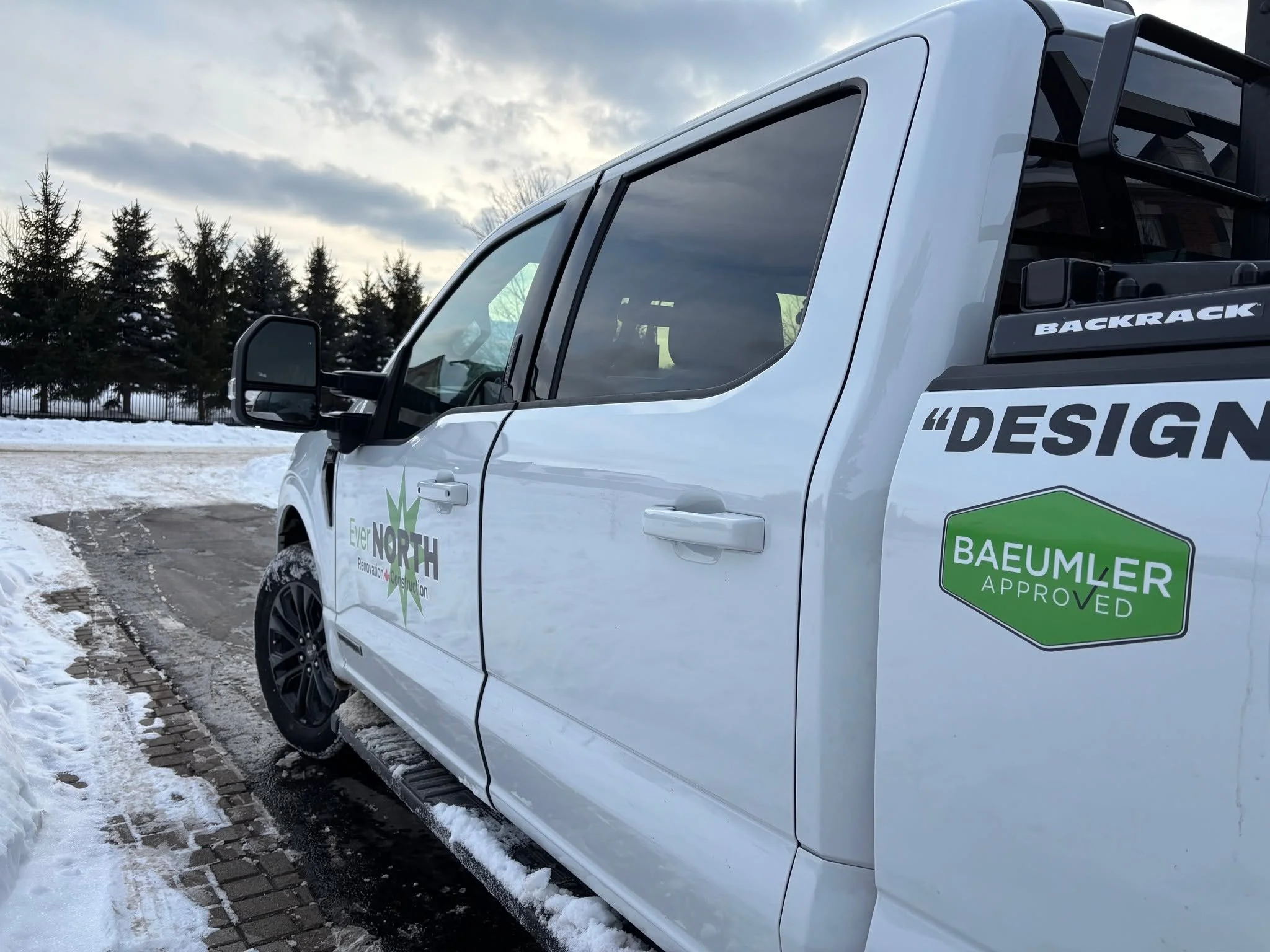 When choosing a contractor there are a couple of important things to keep in mind to make sure you are picking an experienced team  that will complete your project to the highest standard. 

Here is what our Team at EverNorth Renovation &amp; Constru