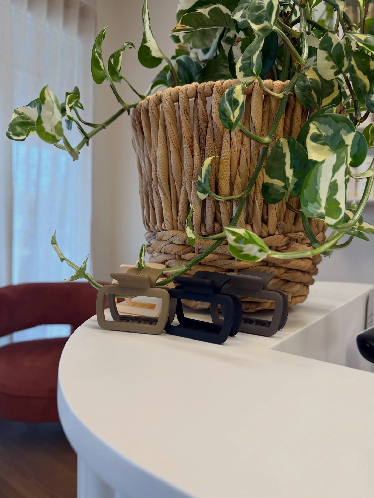 ✨ Stocking filler alert! ✨
For every 2 mini products you purchase, you&rsquo;ll receive a complimentary hair clip on us! 🤍🤎🖤
Perfect for Christmas gifting&hellip; or a little treat for yourself 👀🎁
Only while stocks last! ⏳