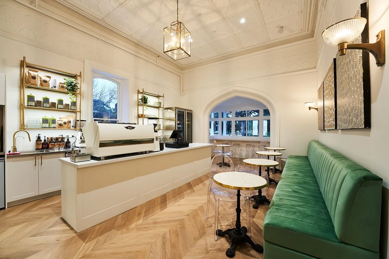 Bespoke green velvet bench seating, designed by us and crafted by @designfurnitureco for Davaar House. 

A touch of green and luxurious velvet texture to add visual interest.

If you would like a bespoke piece of furniture designed to suit your home 