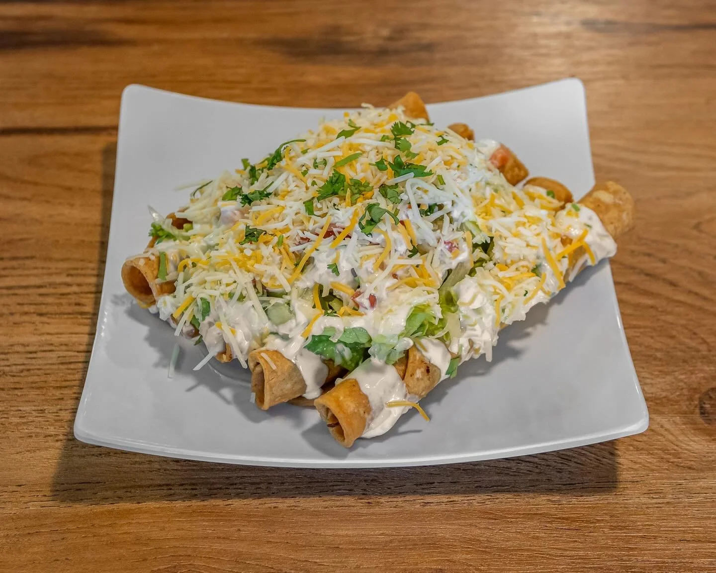 Crunchy, cheesy and delicious 🔥🔥 #sacostacos #rolledtacos #yummy #sd #mexicanfoodv#pacificbeach