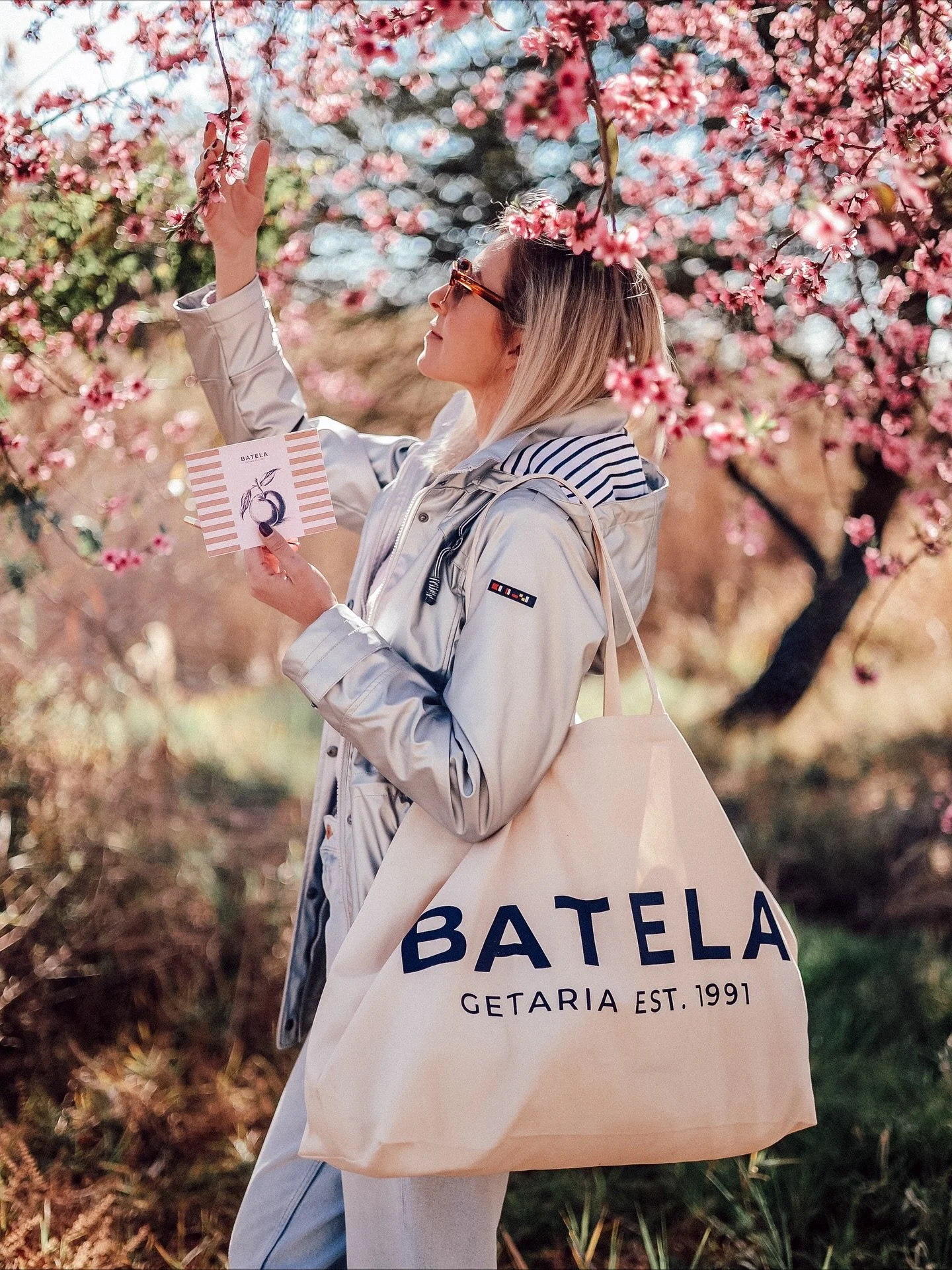 A few more hours left to shop the @batela_sa VAULT SALE! On until 14:00 at 14 Kramer Road, KRAMERVILLE. See you there!

#sale #batela #shopping