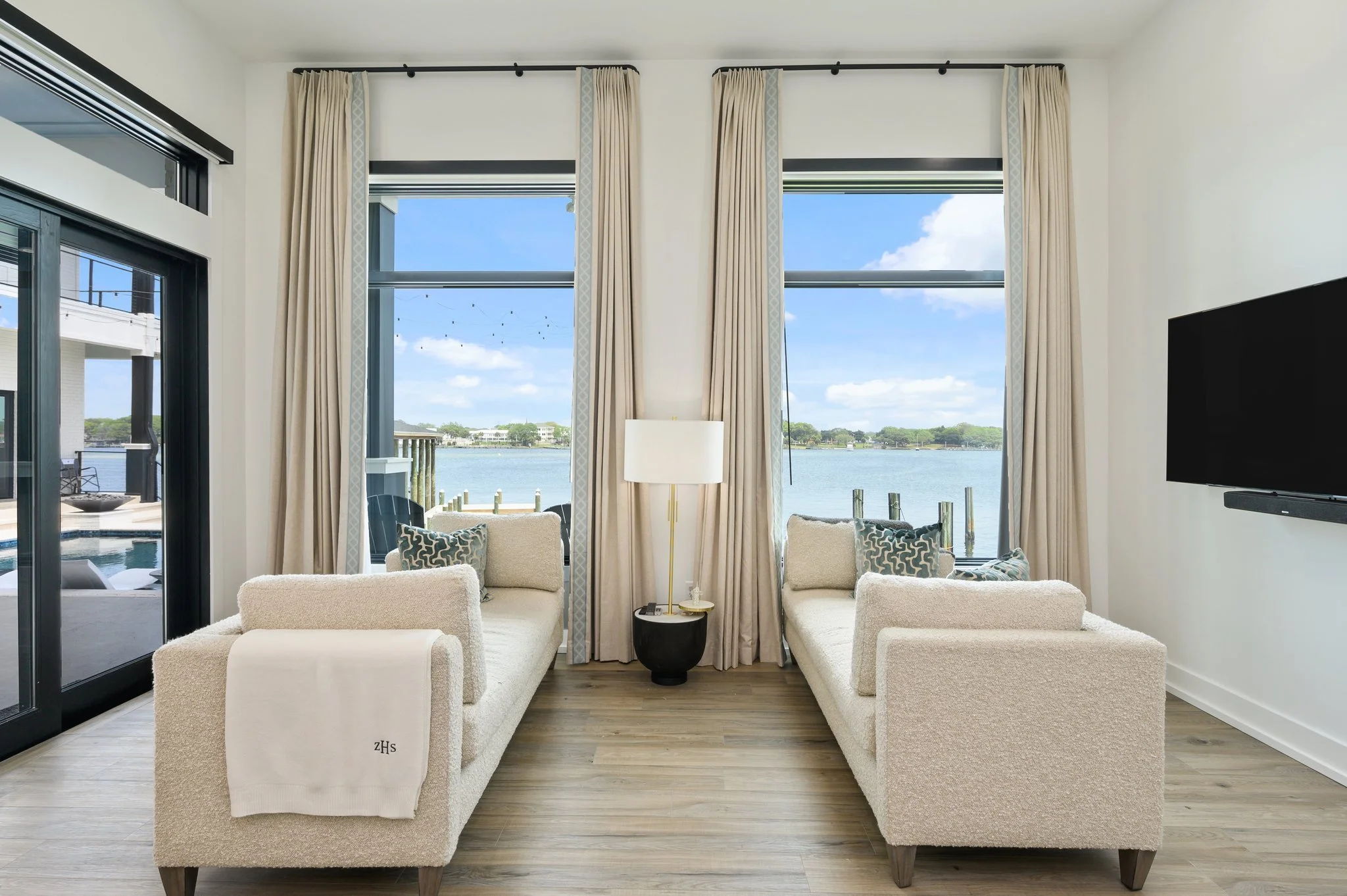61-web-or-mls-425 Caviar Dr-31.jpg